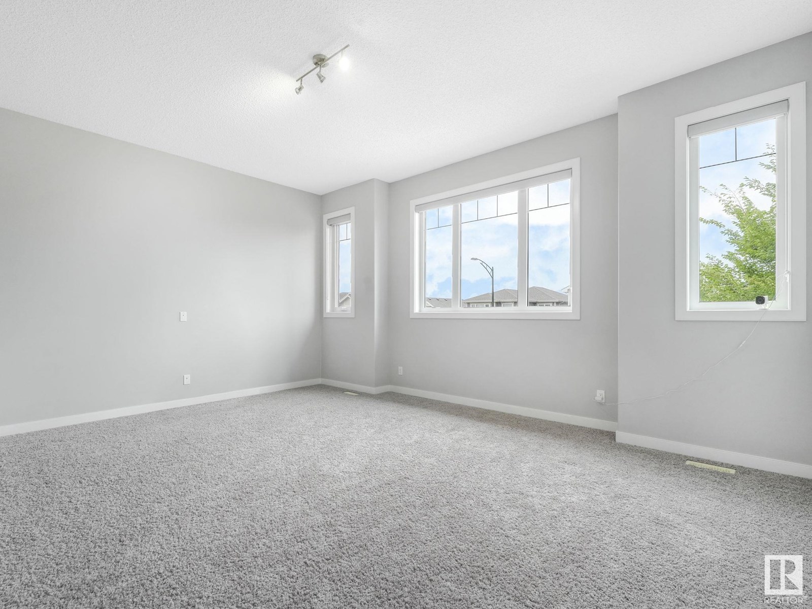 Photo 22 of 21823 80 Av Nw, Edmonton AB