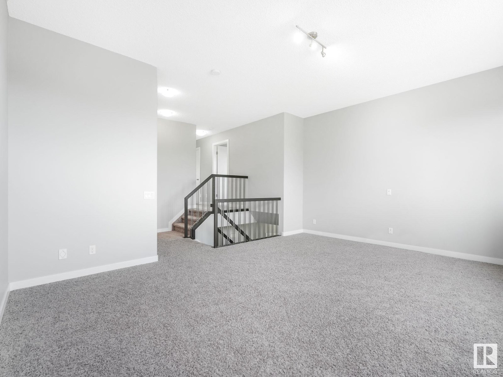 Photo 23 of 21823 80 Av Nw, Edmonton AB