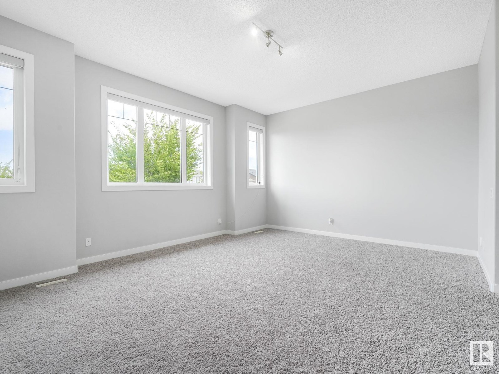 Photo 25 of 21823 80 Av Nw, Edmonton AB
