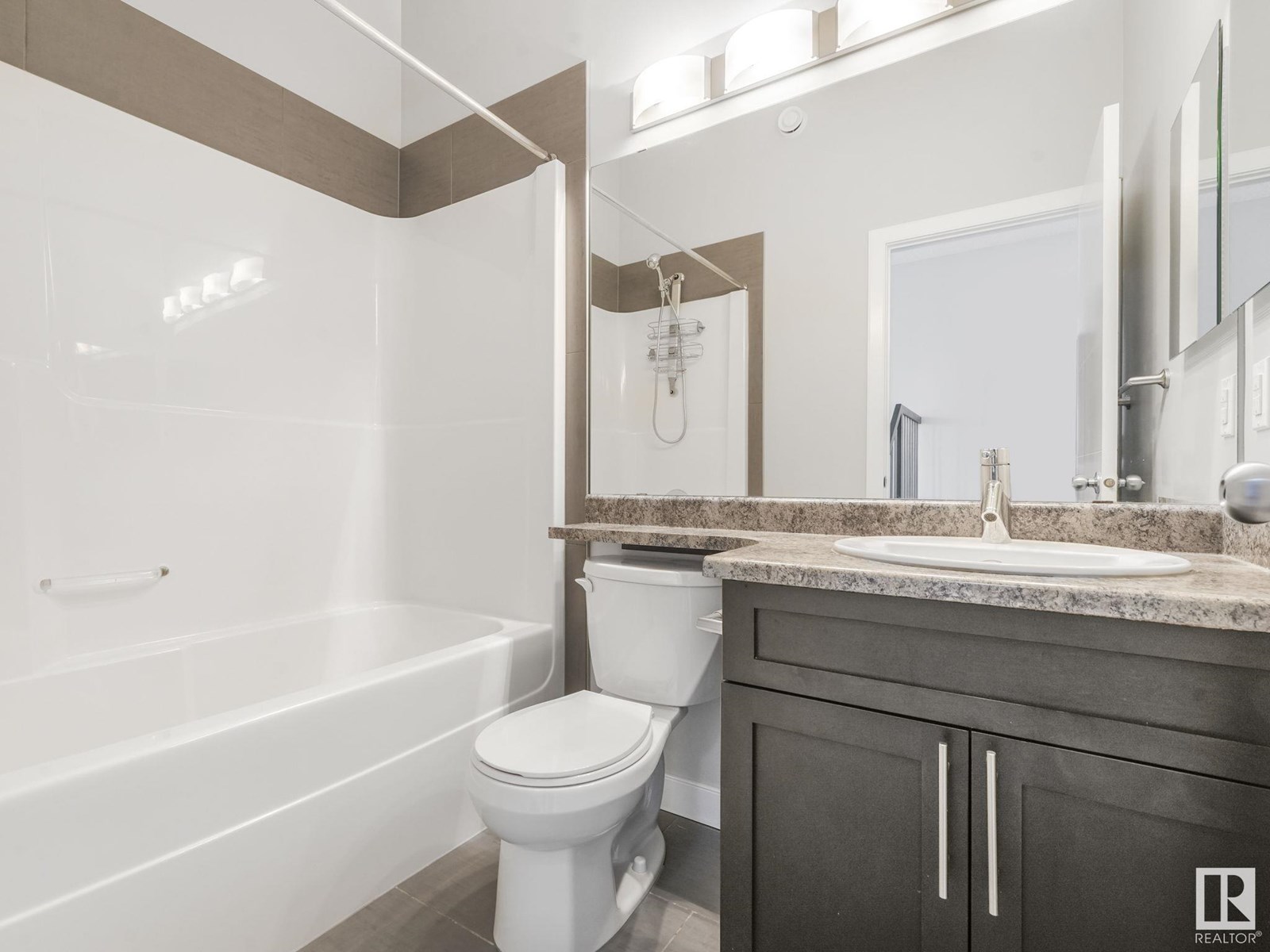 Photo 27 of 21823 80 Av Nw, Edmonton AB