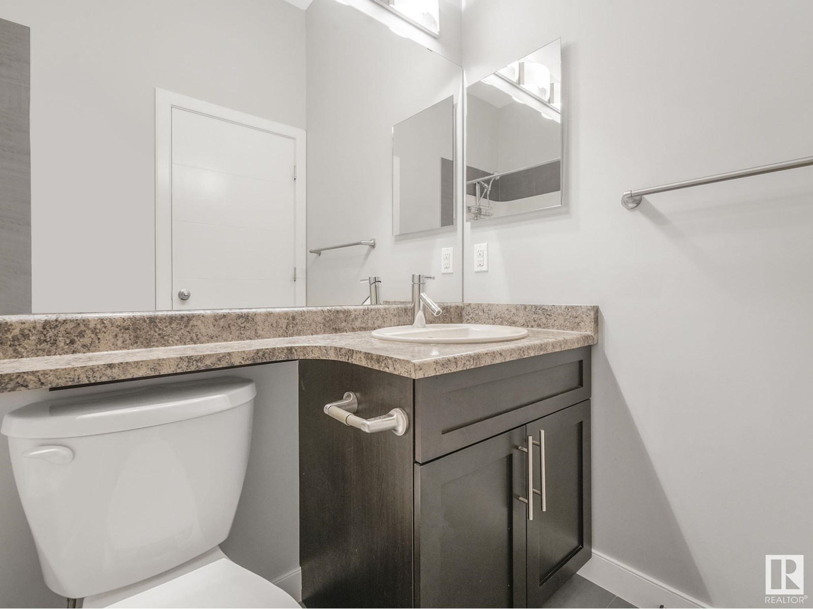 Photo 28 of 21823 80 Av Nw, Edmonton AB