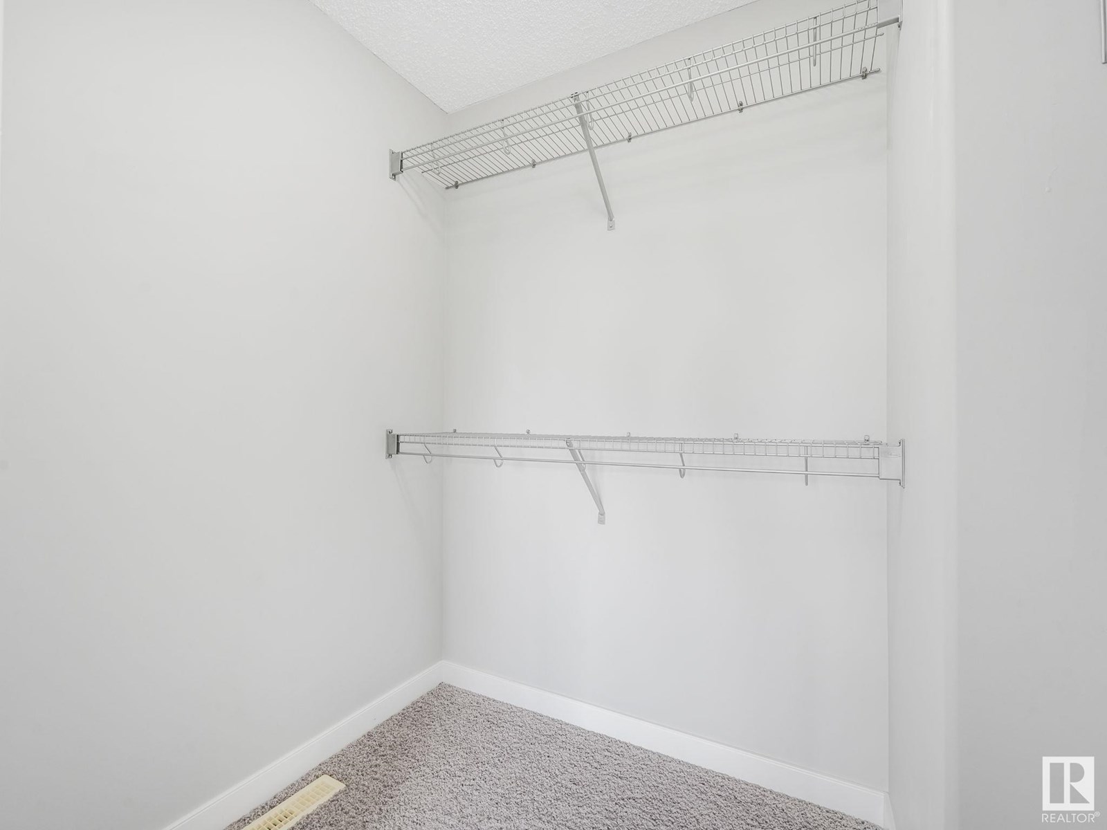 Photo 39 of 21823 80 Av Nw, Edmonton AB