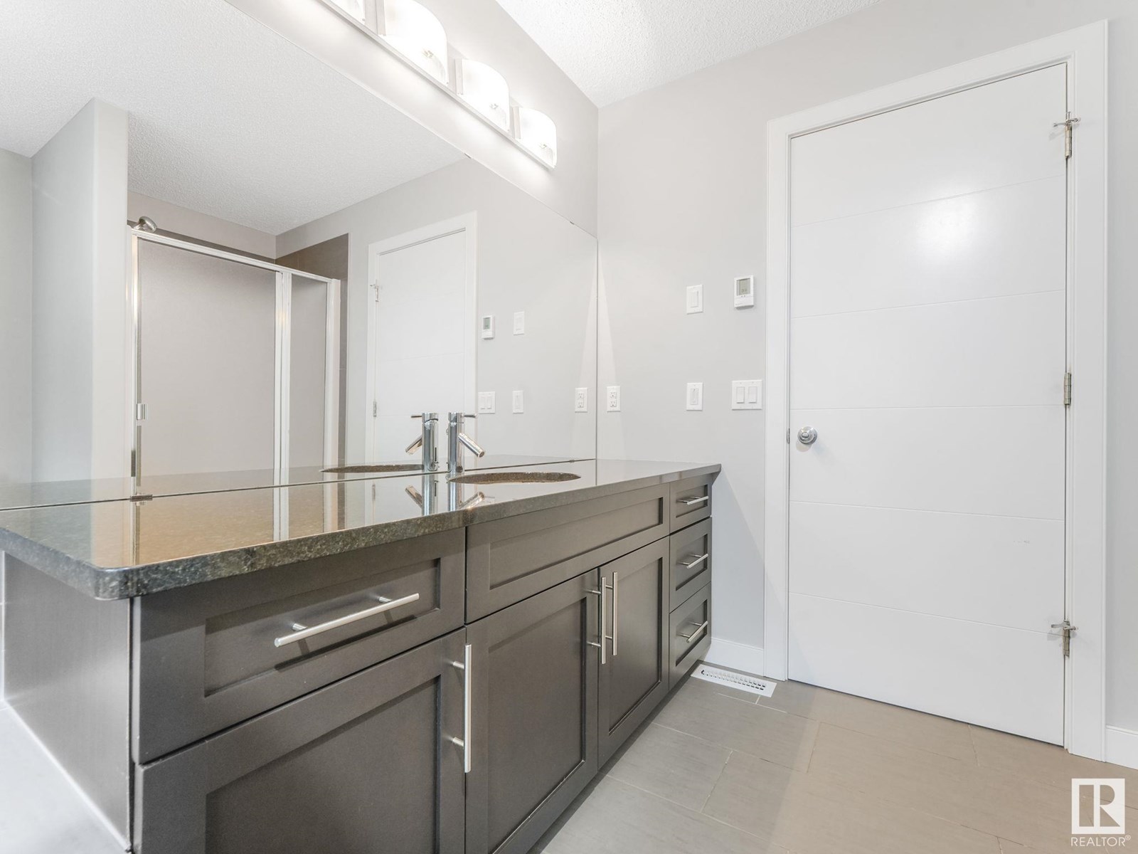 Photo 41 of 21823 80 Av Nw, Edmonton AB