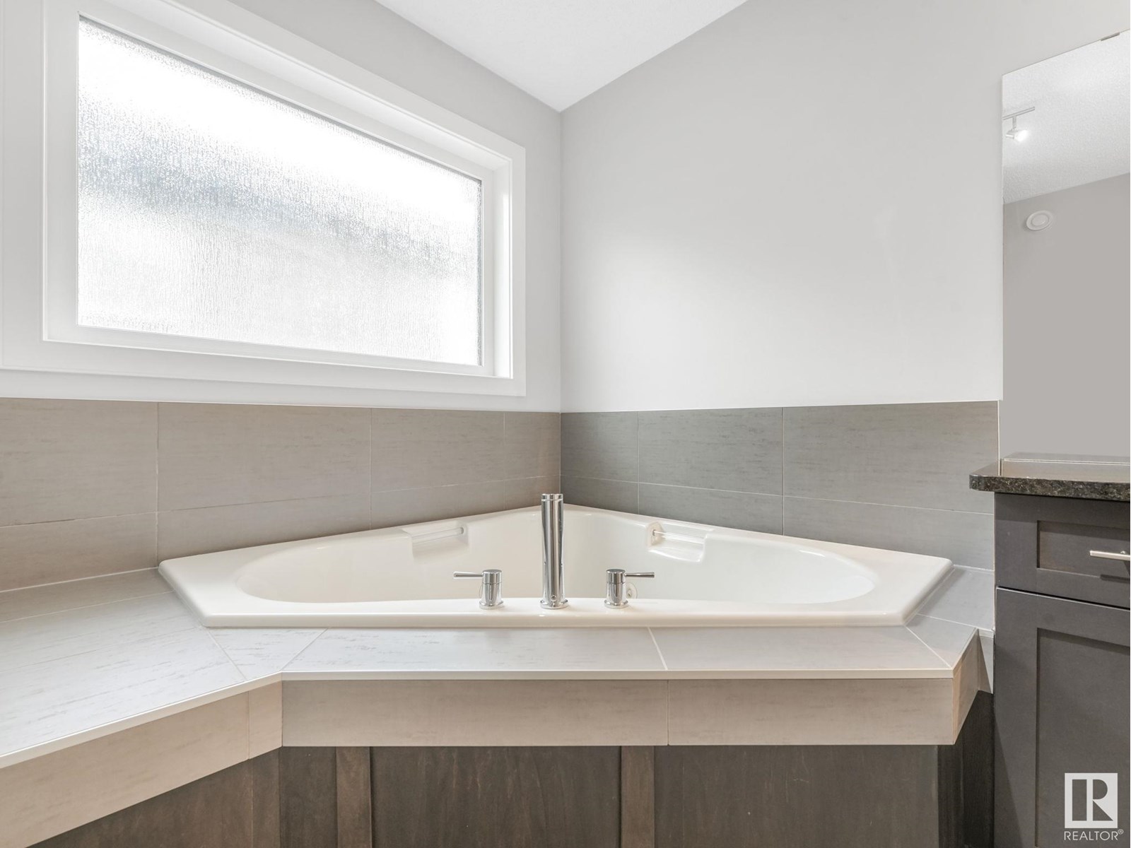 Photo 43 of 21823 80 Av Nw, Edmonton AB