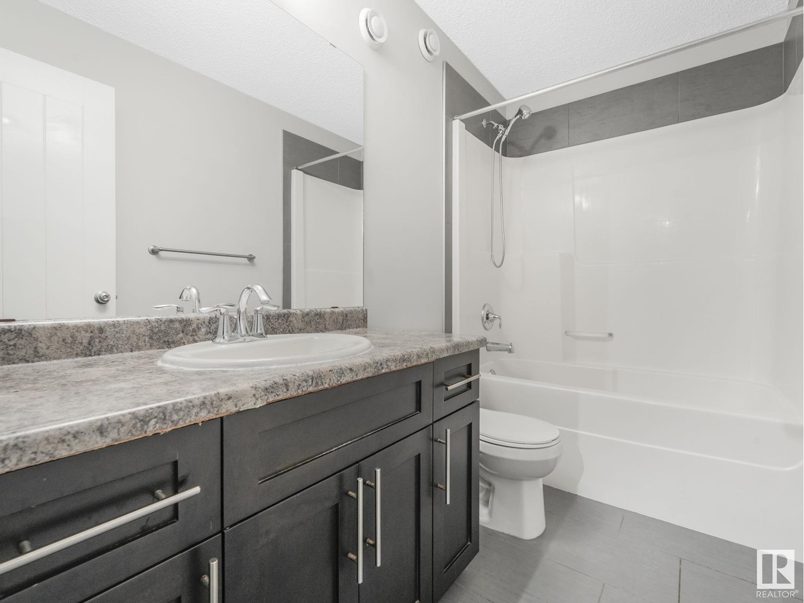 Photo 52 of 21823 80 Av Nw, Edmonton AB