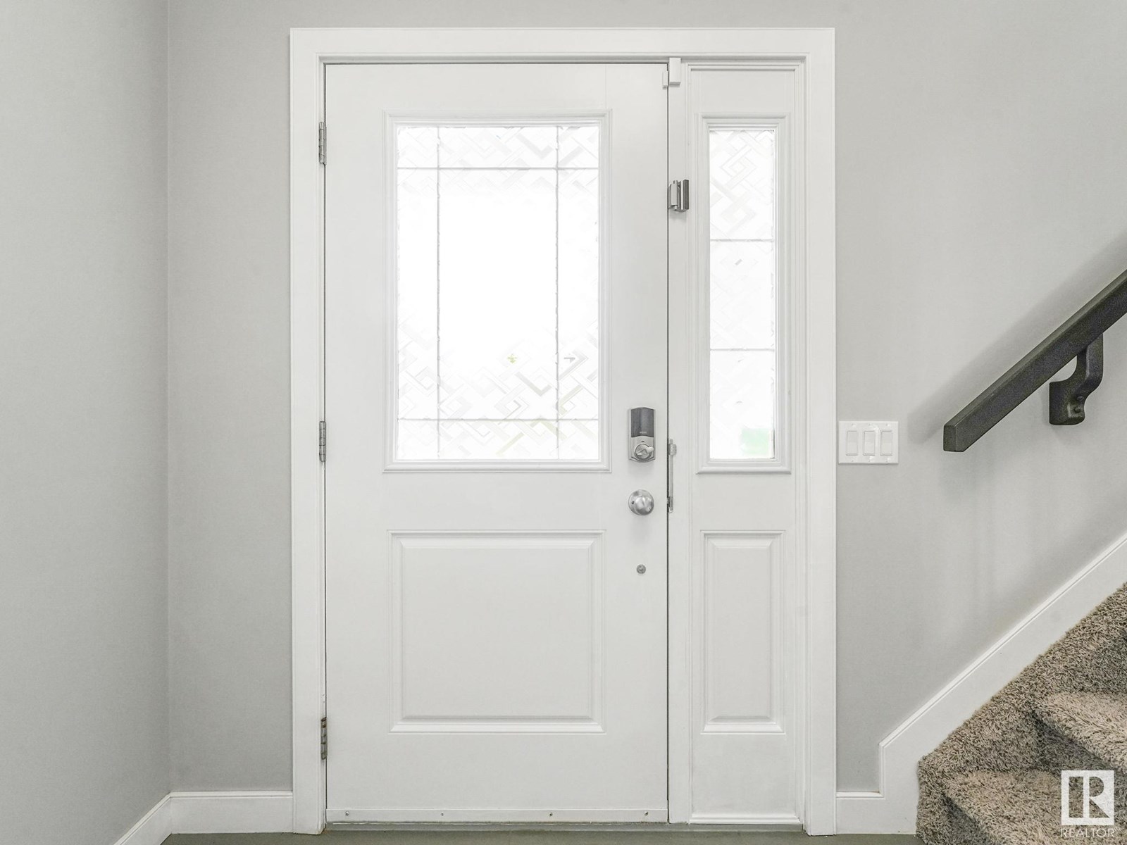 Photo 6 of 21823 80 Av Nw, Edmonton AB