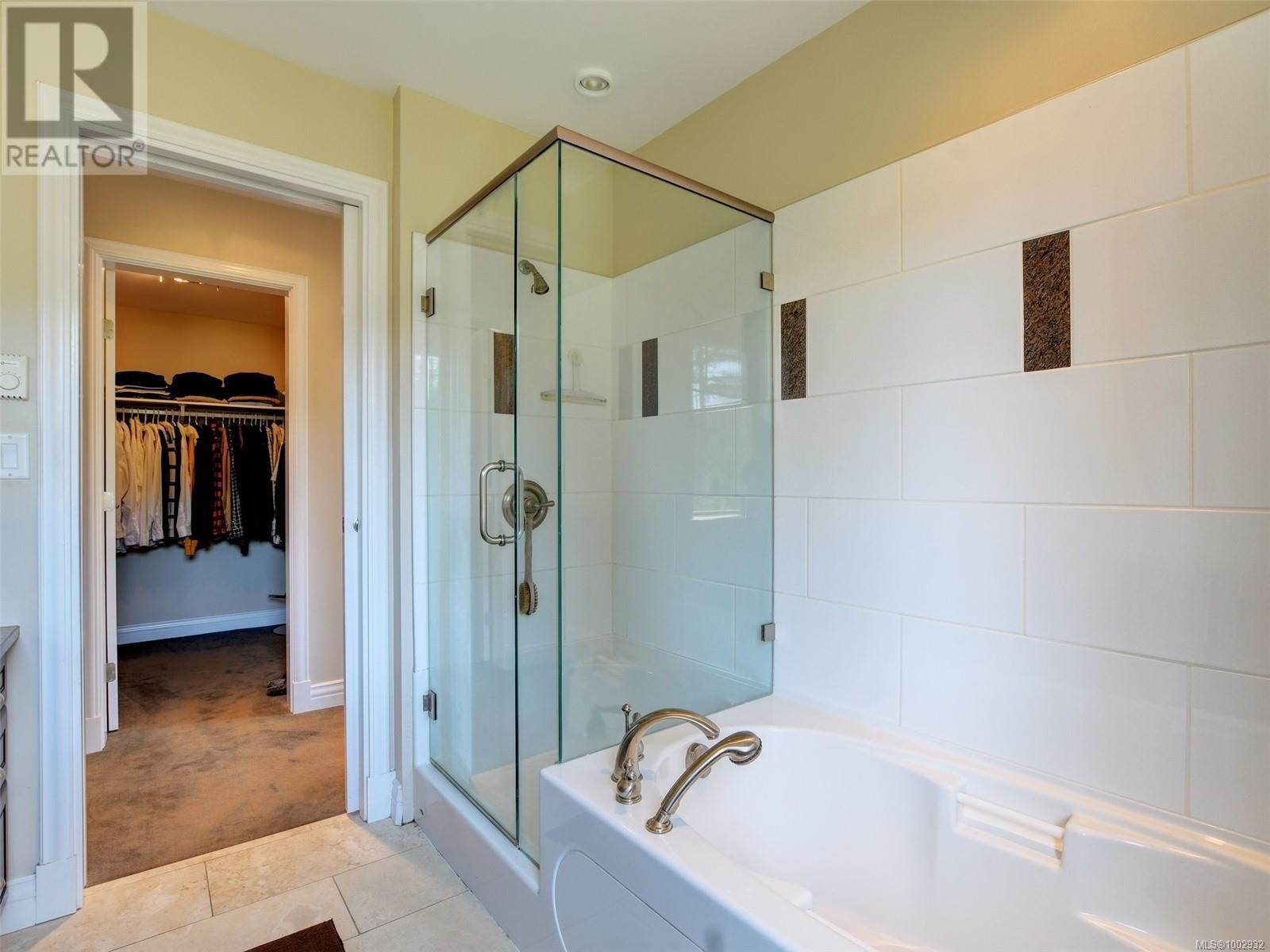 401 1335 Bear Mountain Parkway, Langford