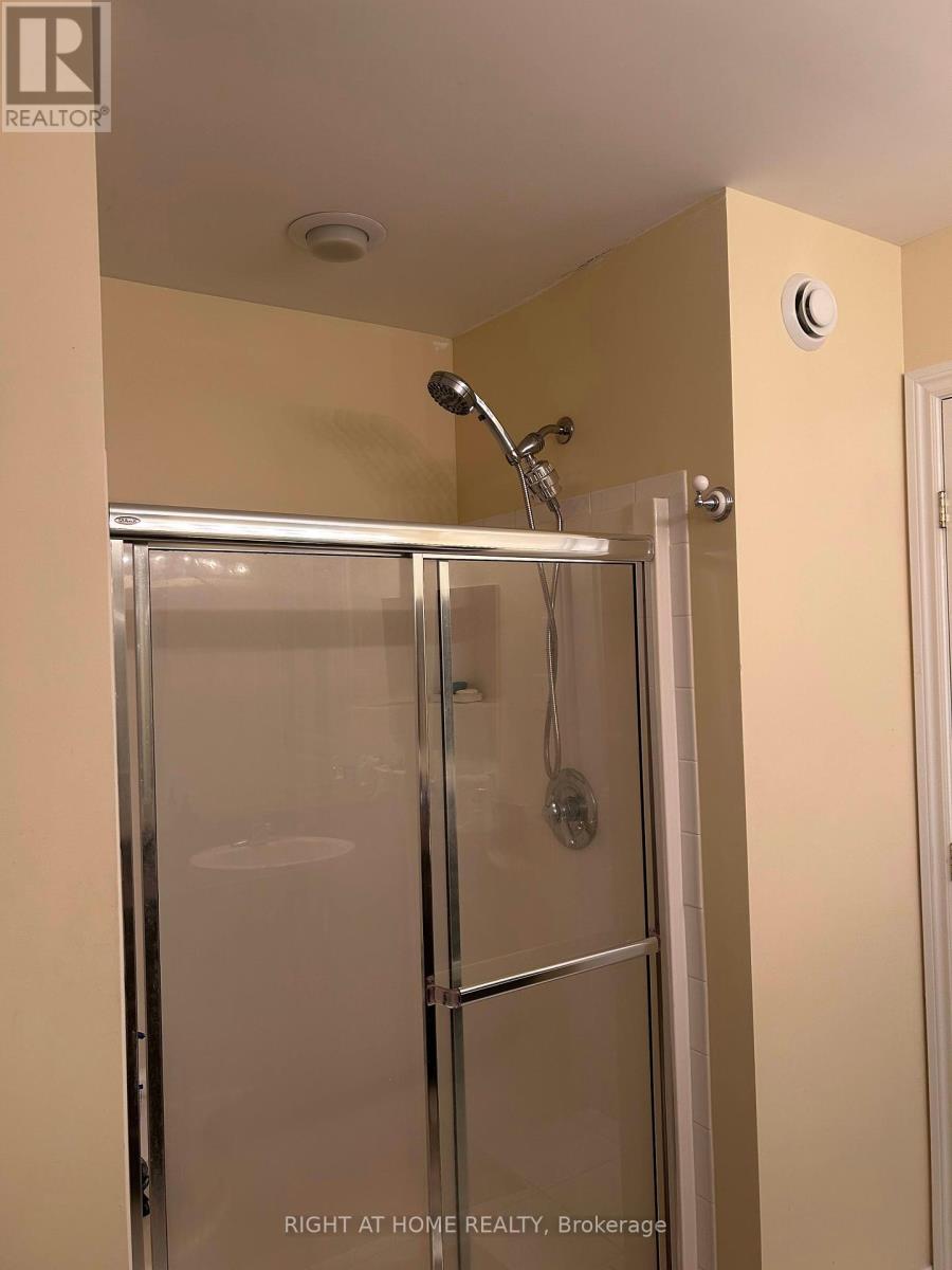 Photo 3 of 253 Waymark Crescent, Ottawa ON