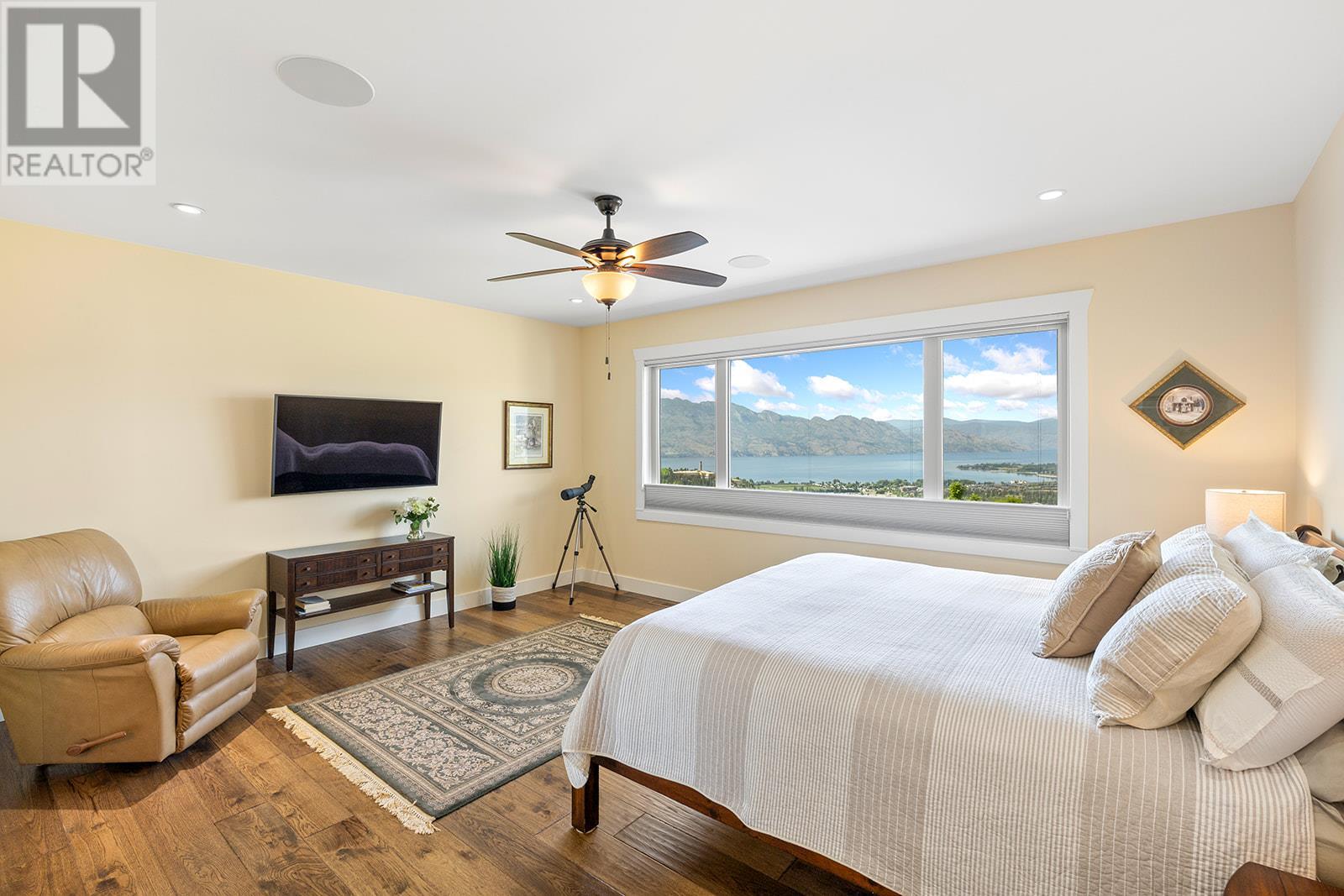 3321 VINEYARD VIEW DRIVE - 32