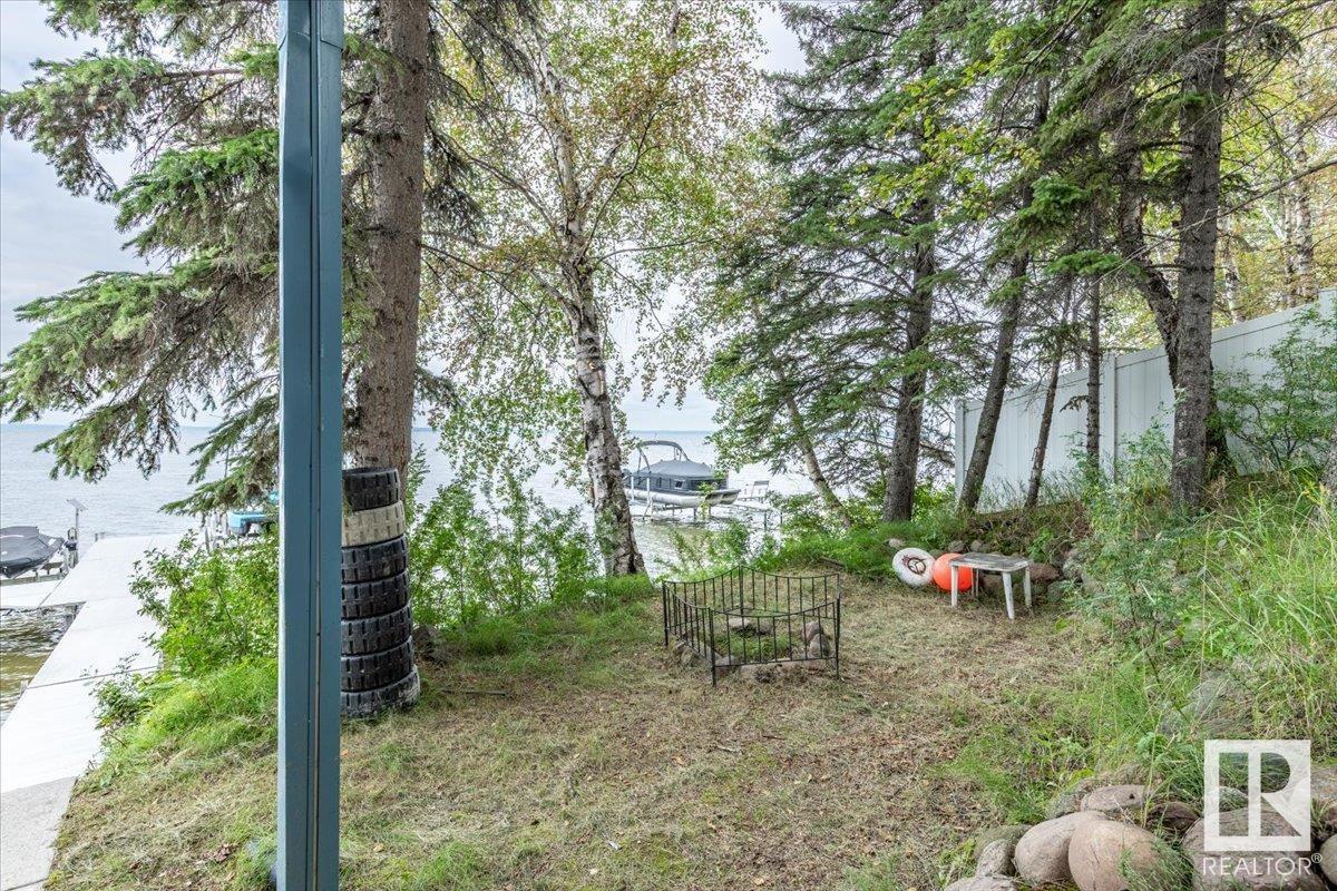 Photo 3 of 239 Lakeshore Dr, Rural Wetaskiwin County AB