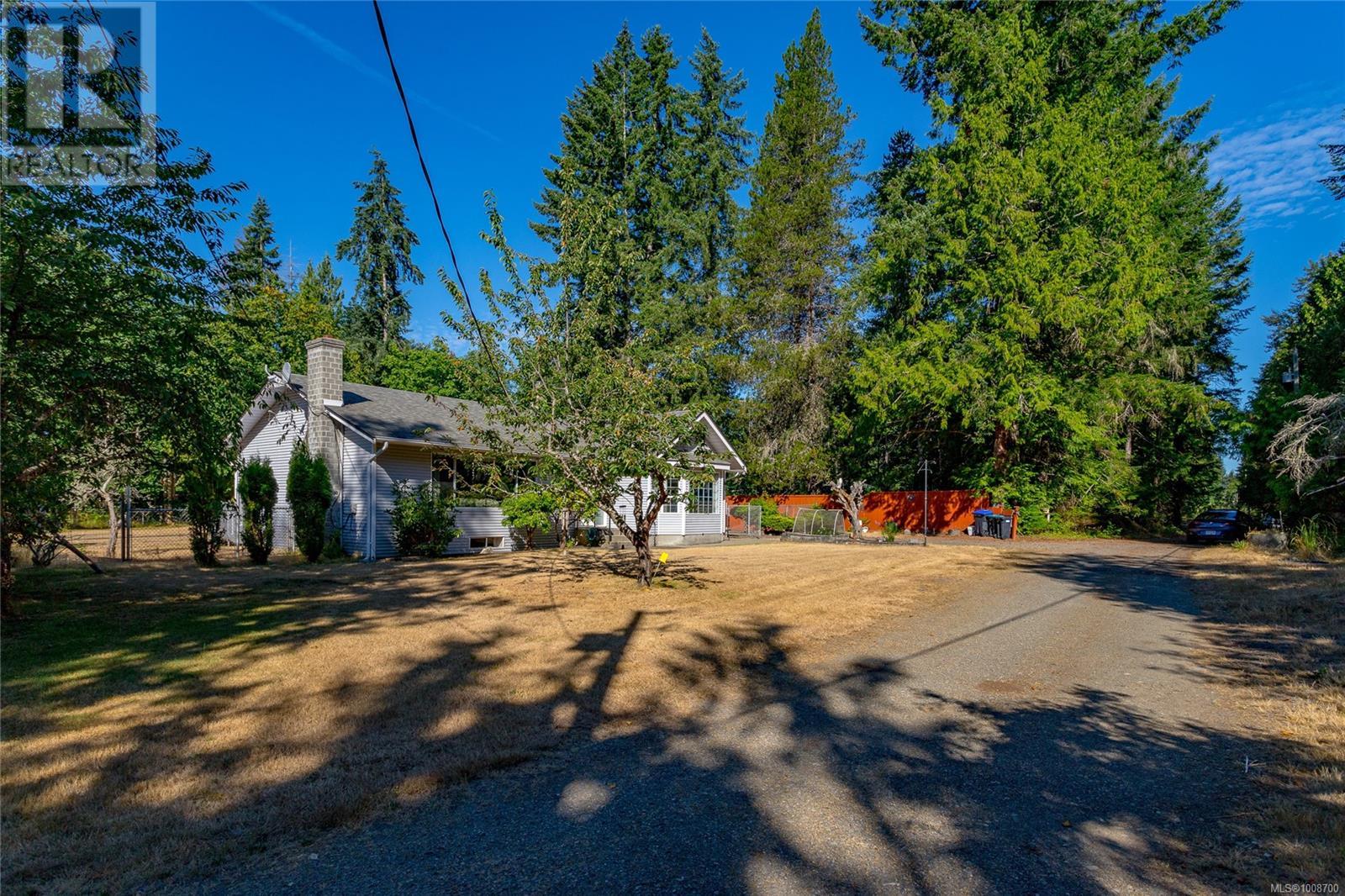 Photo 21 of 1080 Allgard Rd, Qualicum Beach BC
