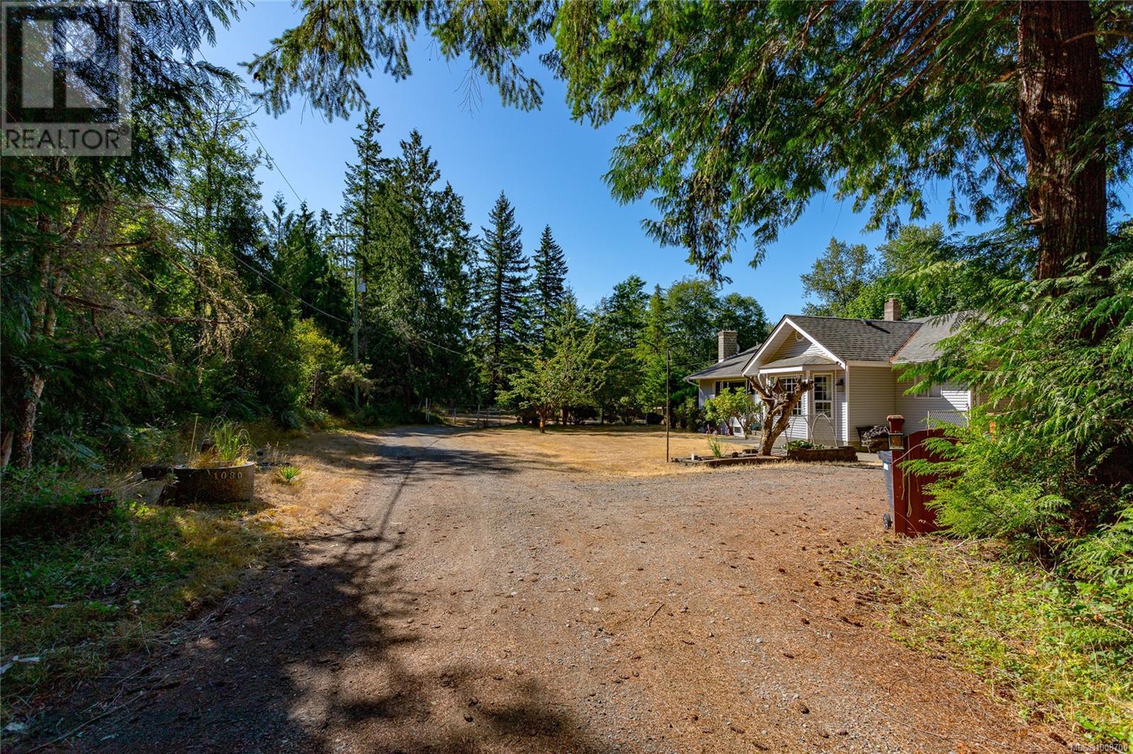 Photo 14 of 1080 Allgard Rd, Qualicum Beach BC