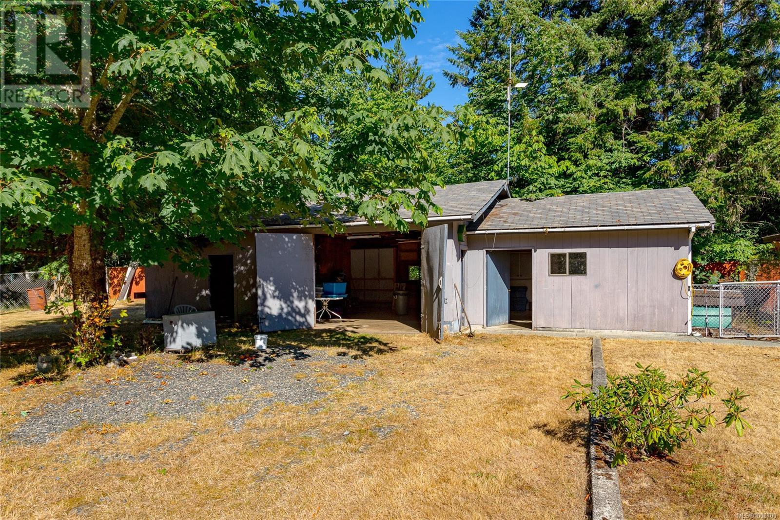 Photo 15 of 1080 Allgard Rd, Qualicum Beach BC