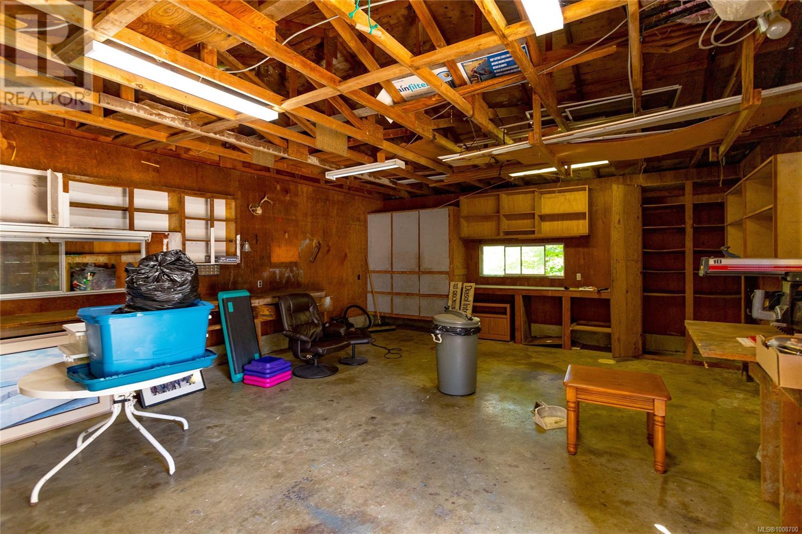 Photo 4 of 1080 Allgard Rd, Qualicum Beach BC