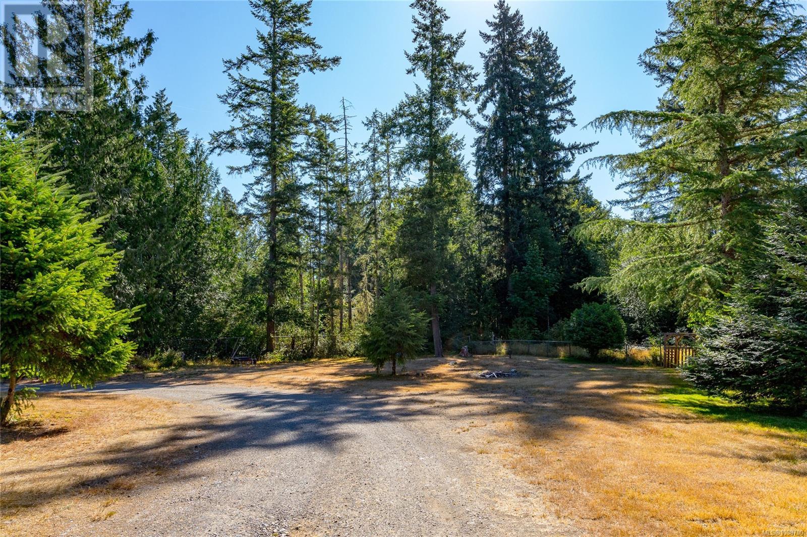 Photo 19 of 1080 Allgard Rd, Qualicum Beach BC