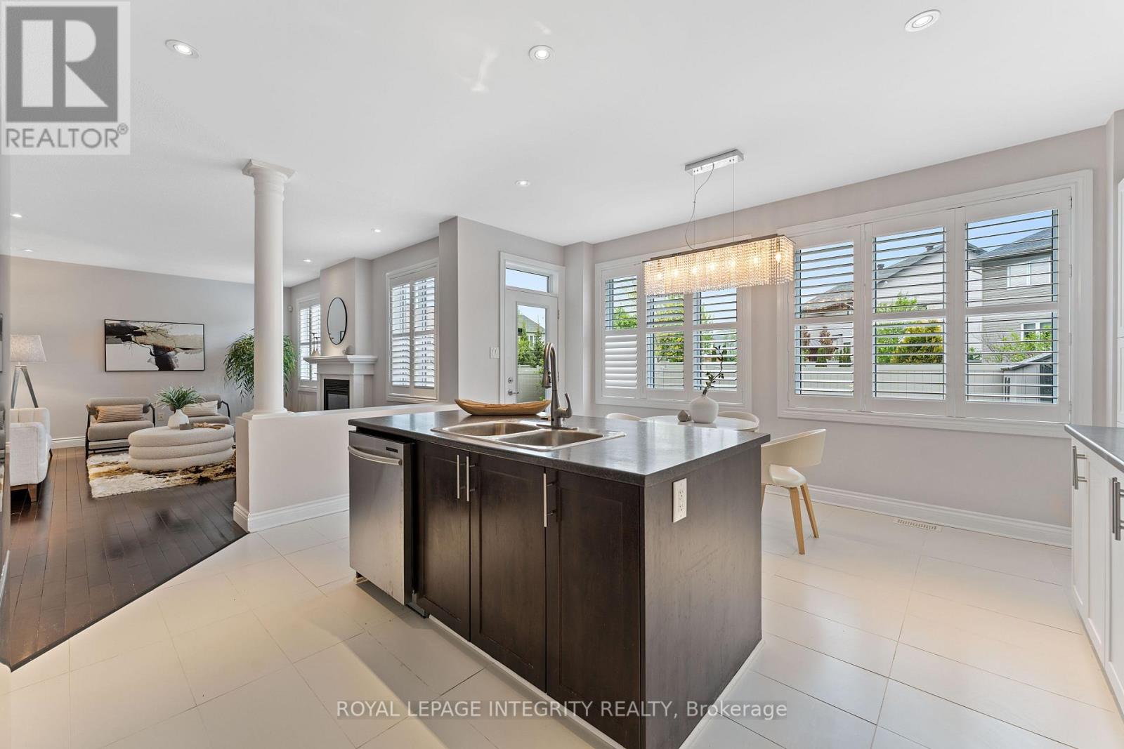 Photo 14 of 357 Langrell Crescent, Ottawa ON