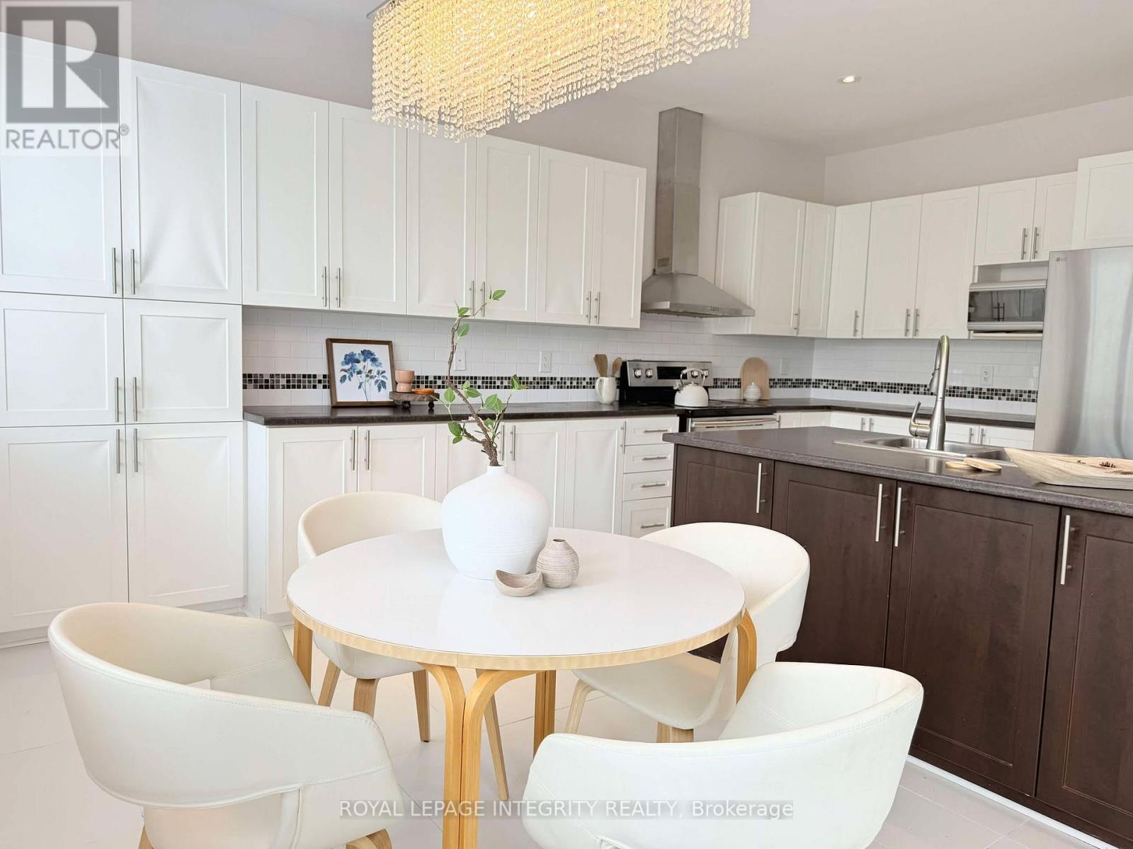 Photo 19 of 357 Langrell Crescent, Ottawa ON
