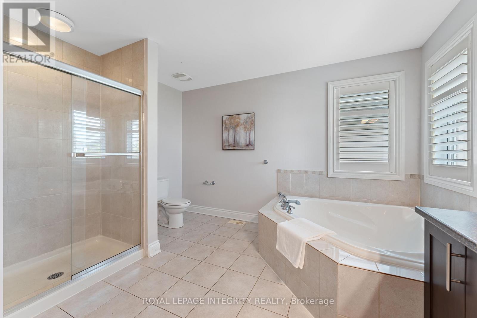 Photo 33 of 357 Langrell Crescent, Ottawa ON