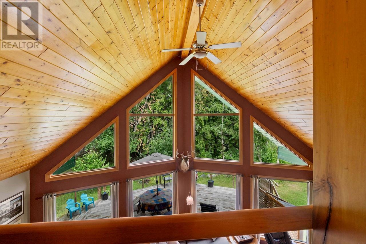 Photo 3 of 1419 Taylor Road, Sorrento BC