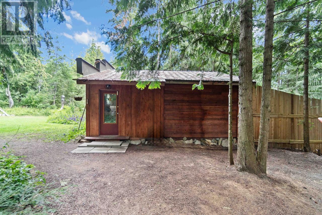 Photo 4 of 1419 Taylor Road, Sorrento BC