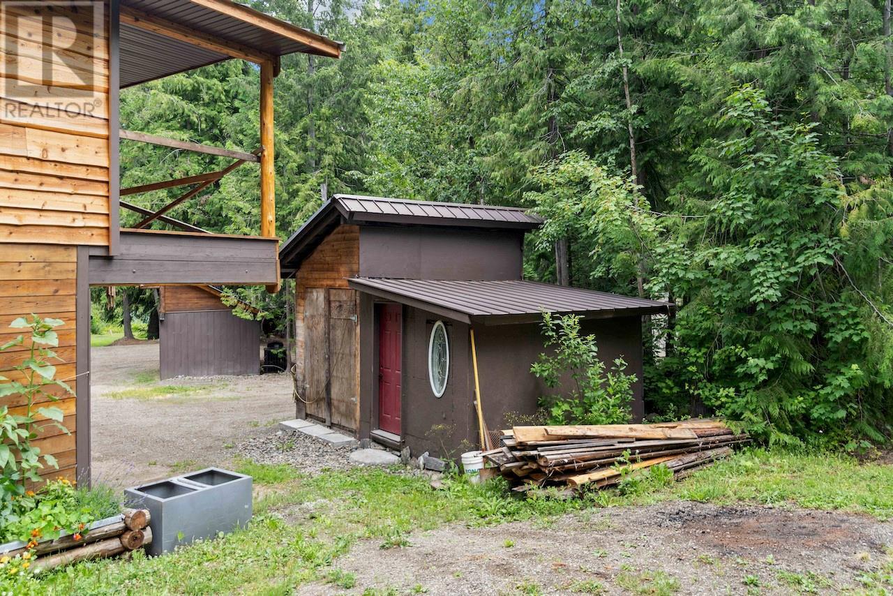 Photo 10 of 1419 Taylor Road, Sorrento BC