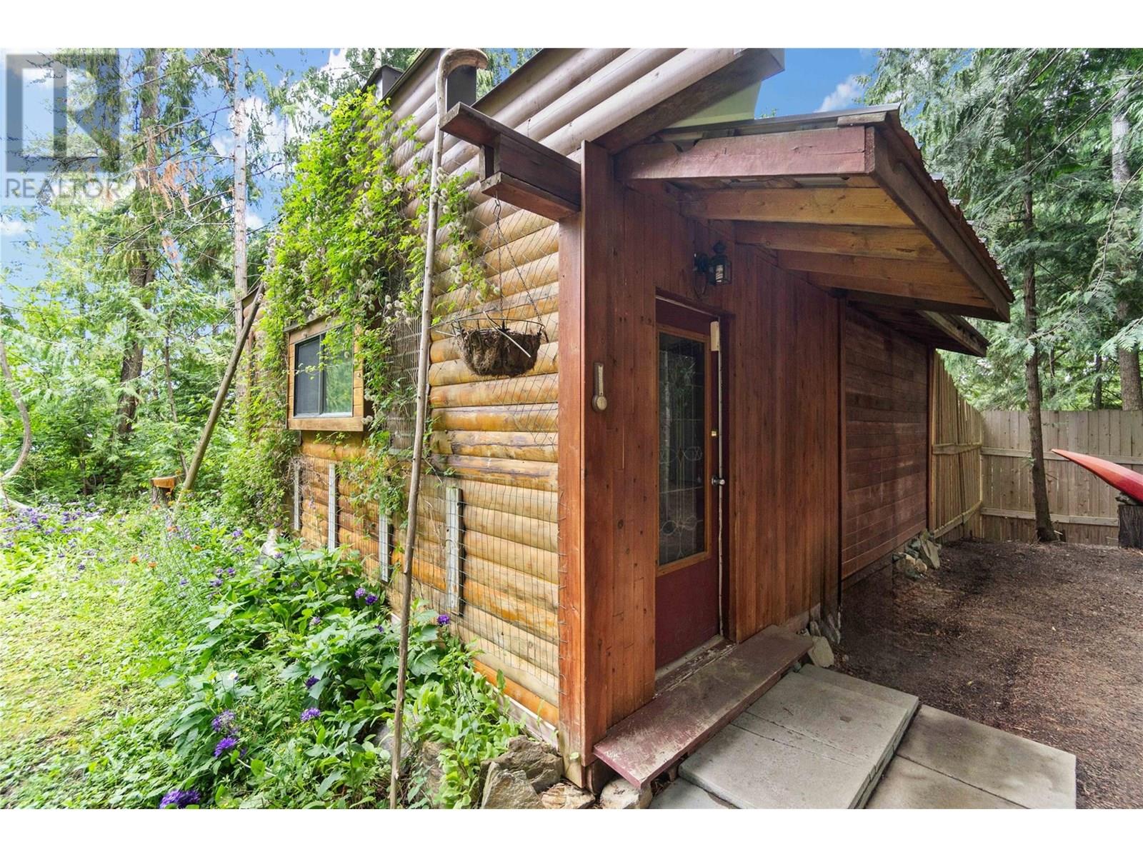 Photo 11 of 1419 Taylor Road, Sorrento BC