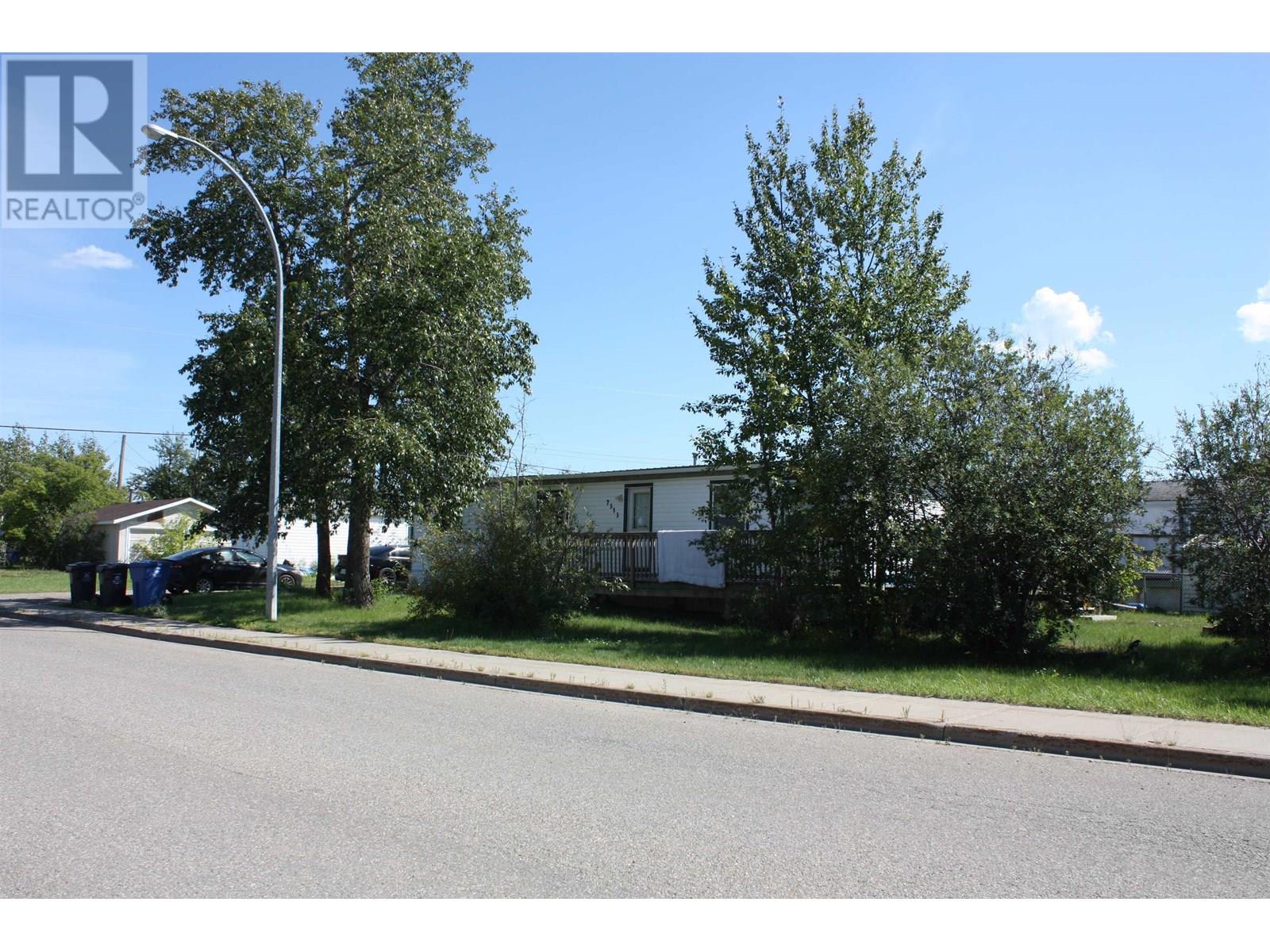 Photo 9 of 7515 89 Avenue, Fort St John BC