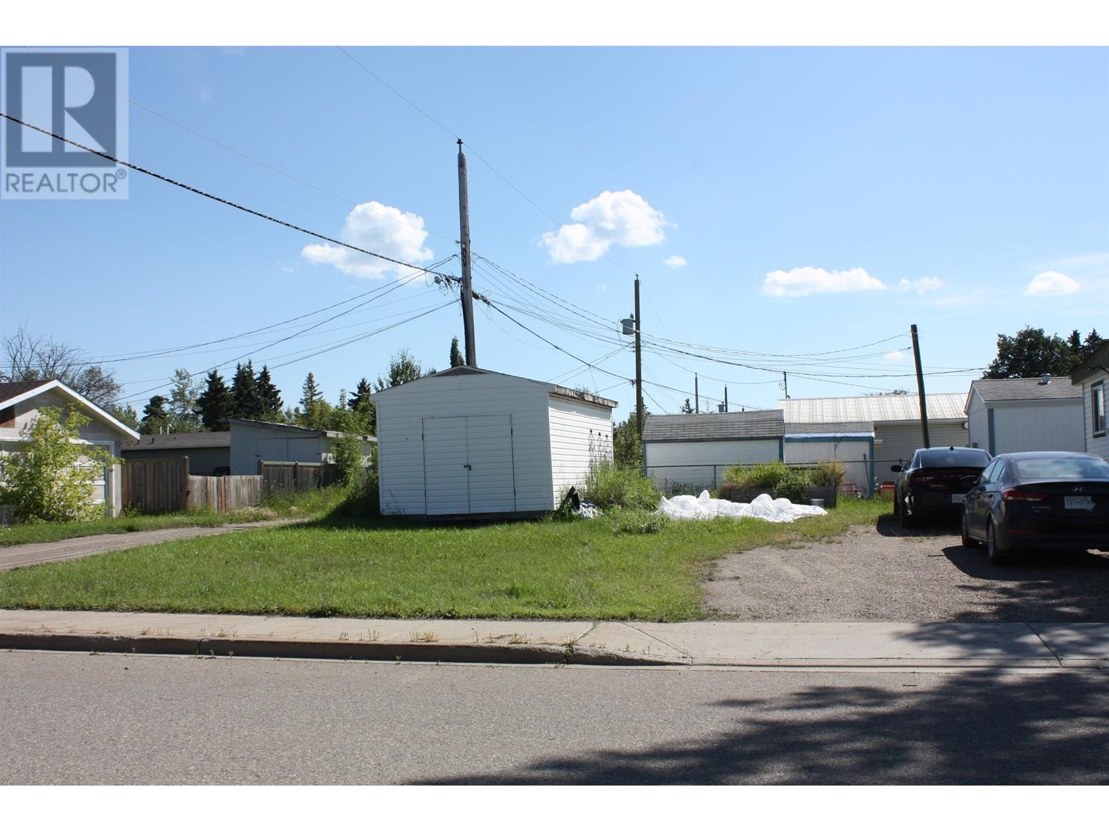 Photo 16 of 7515 89 Avenue, Fort St John BC