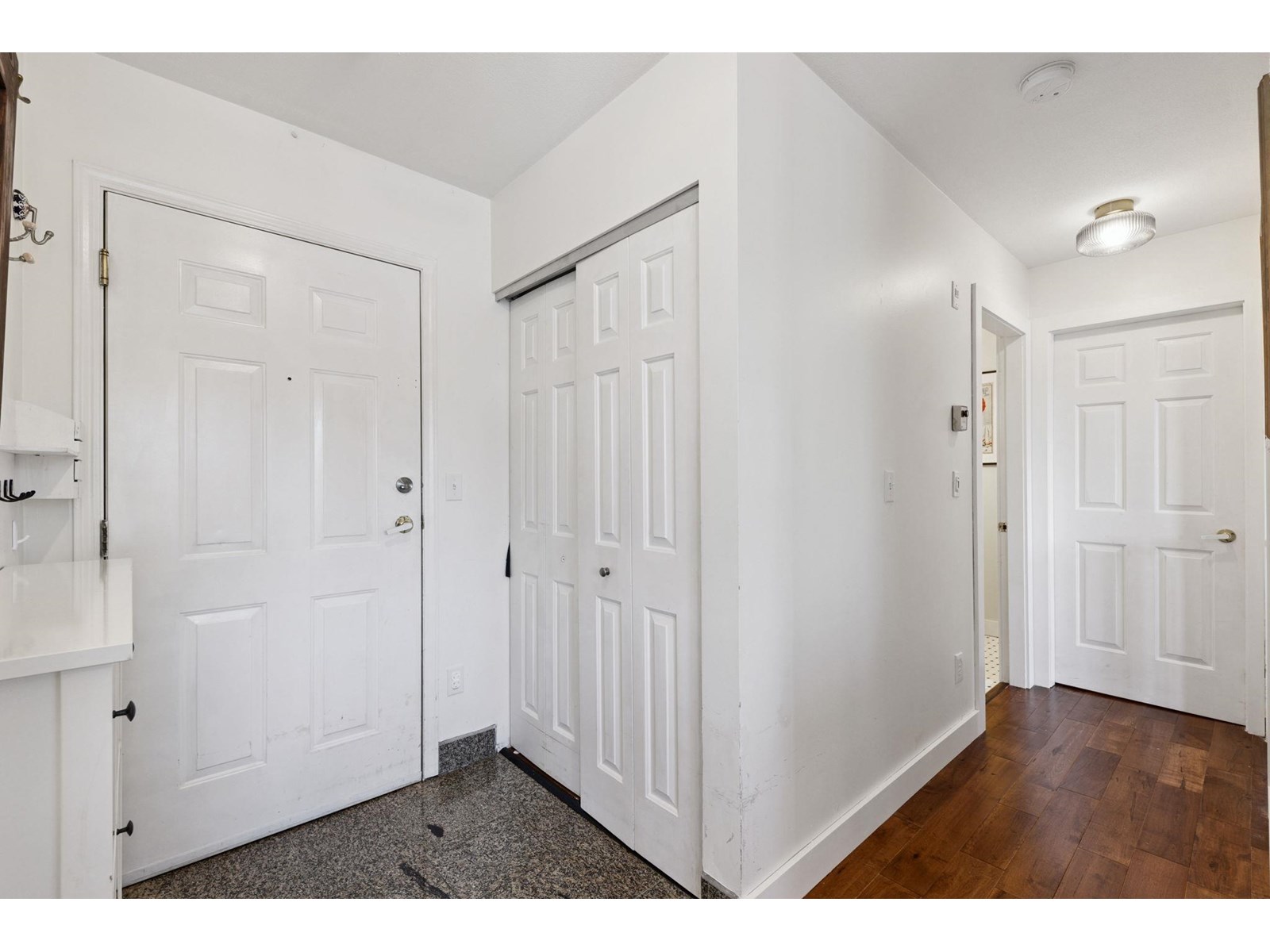 Photo 1 of 302 20064 56 Avenue, Langley BC