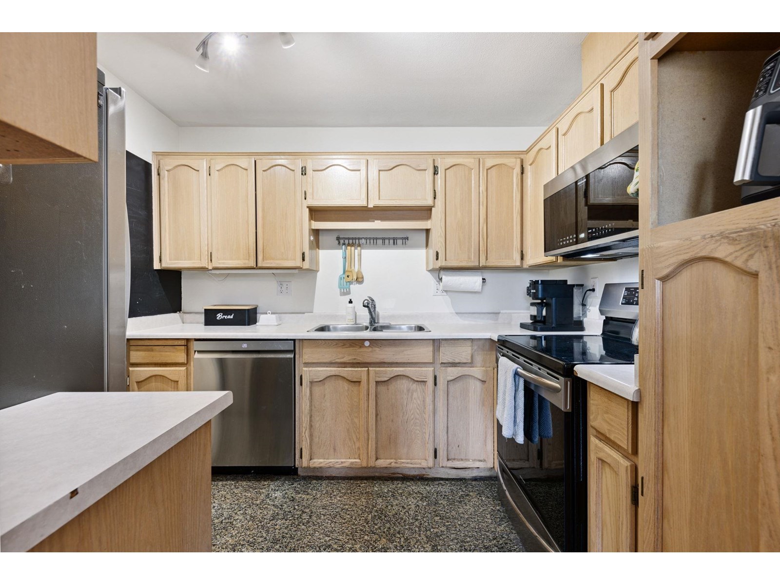 Photo 6 of 302 20064 56 Avenue, Langley BC