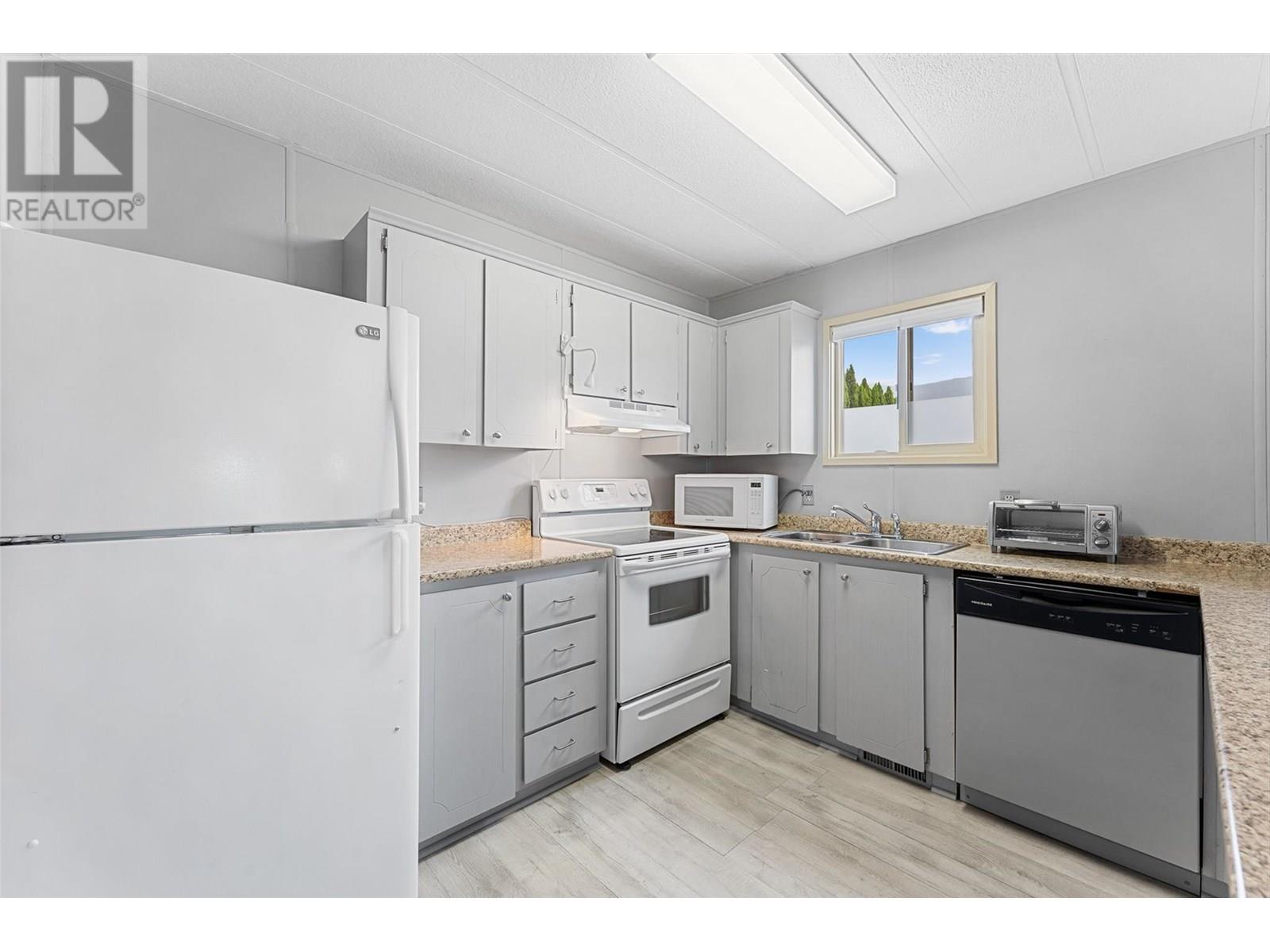 4 11524 Bottom Wood Lake Road, Lake Country