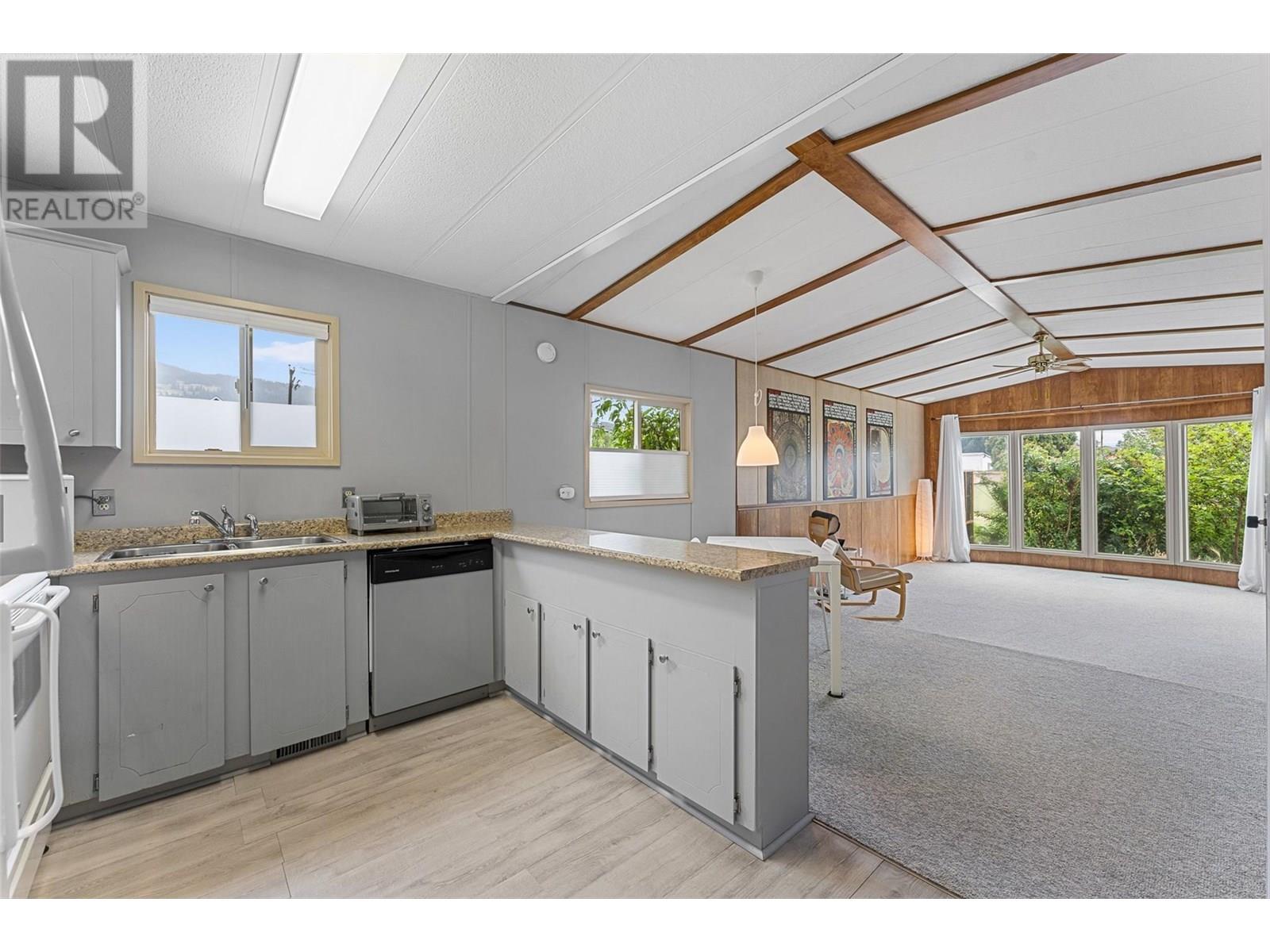 4 11524 Bottom Wood Lake Road, Lake Country
