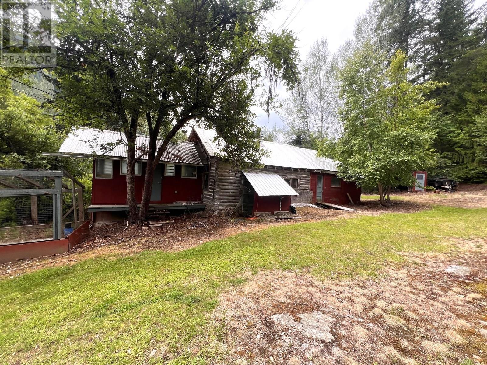 Photo 10 of 4421 Slocan River Road, Winlaw BC