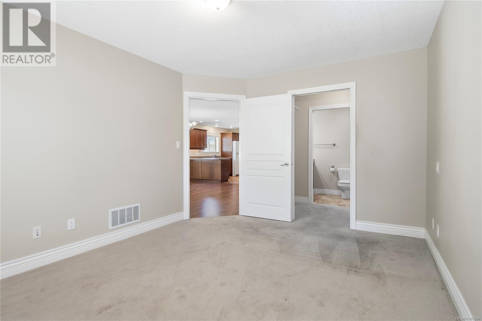 Photo 17 of 86 2006 Sierra Dr, Campbell River BC