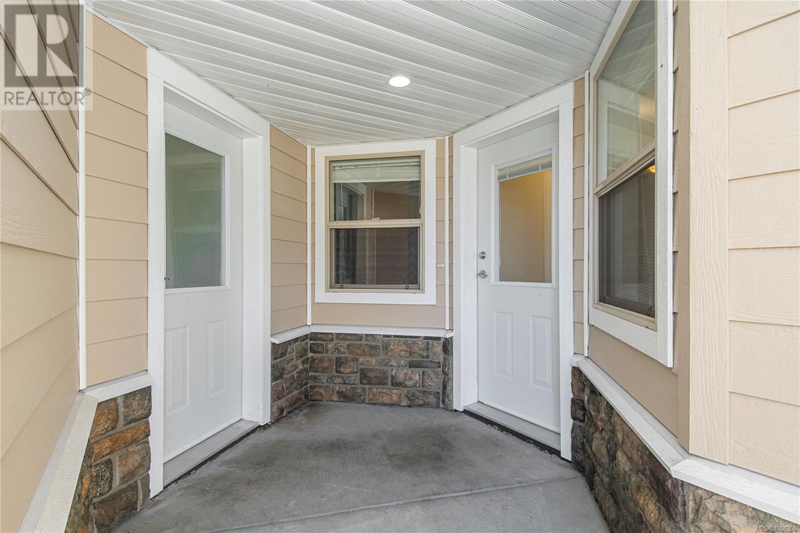 Photo 5 of 86 2006 Sierra Dr, Campbell River BC