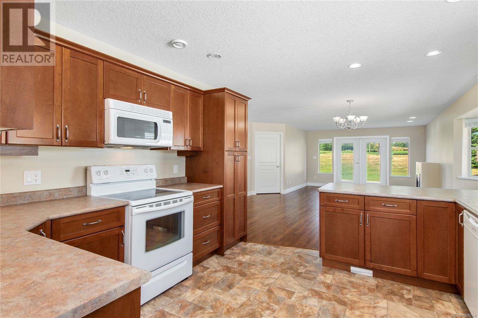 Photo 8 of 86 2006 Sierra Dr, Campbell River BC