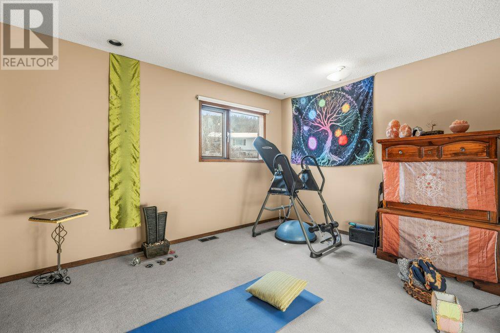 Photo 4 of 11410 Tassie Drive, Coldstream BC