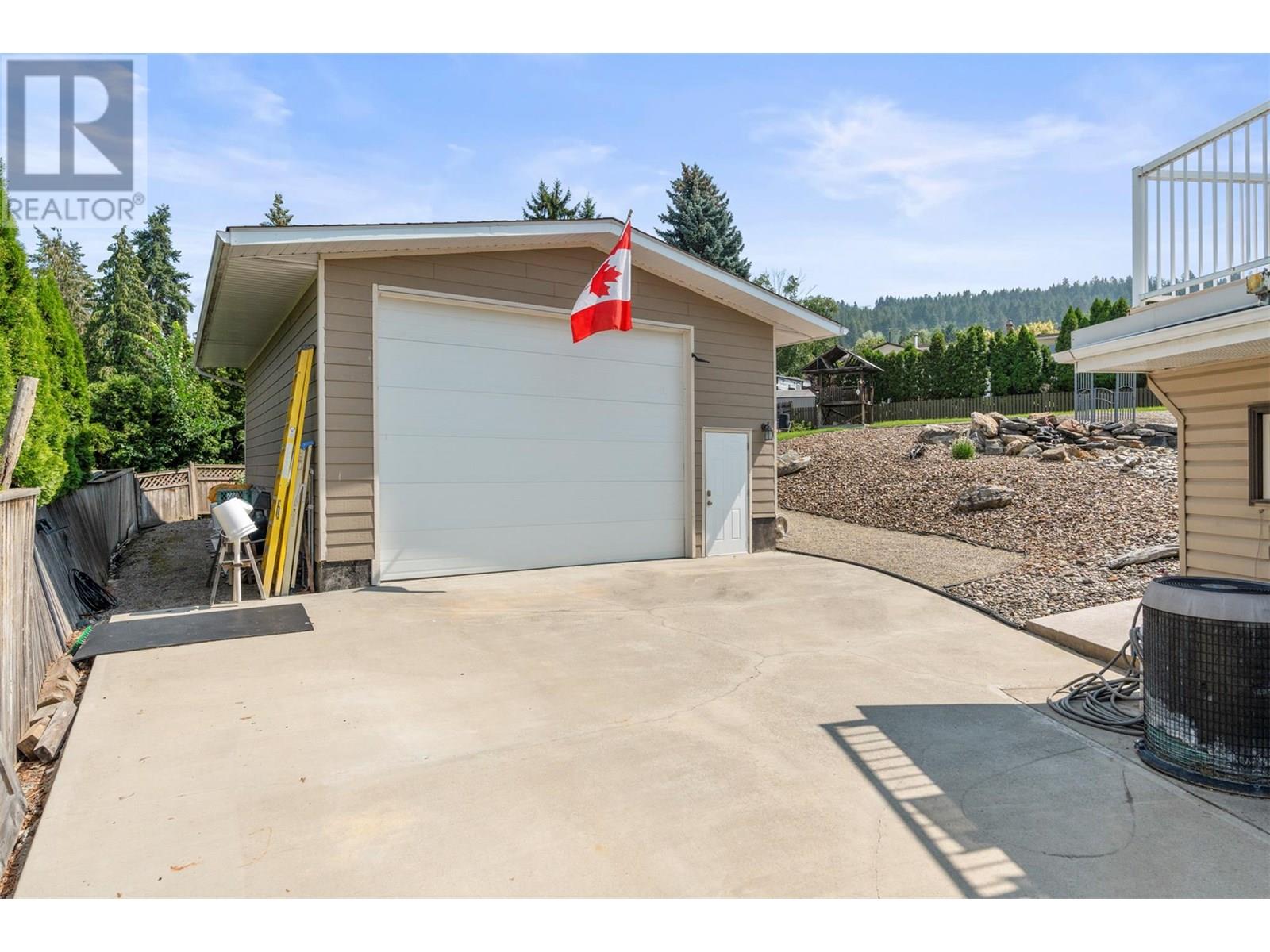Photo 3 of 11410 Tassie Drive, Coldstream BC