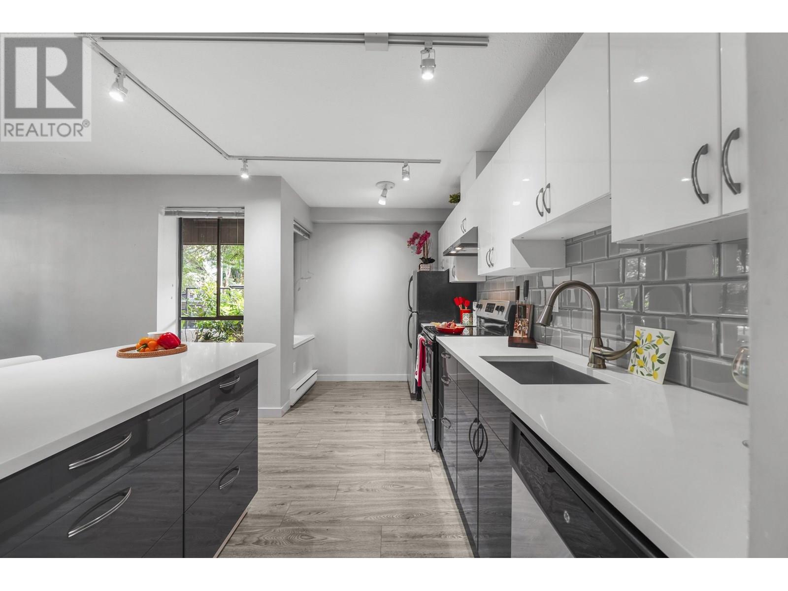 Photo 7 of 104 2920 Ash Street, Vancouver BC