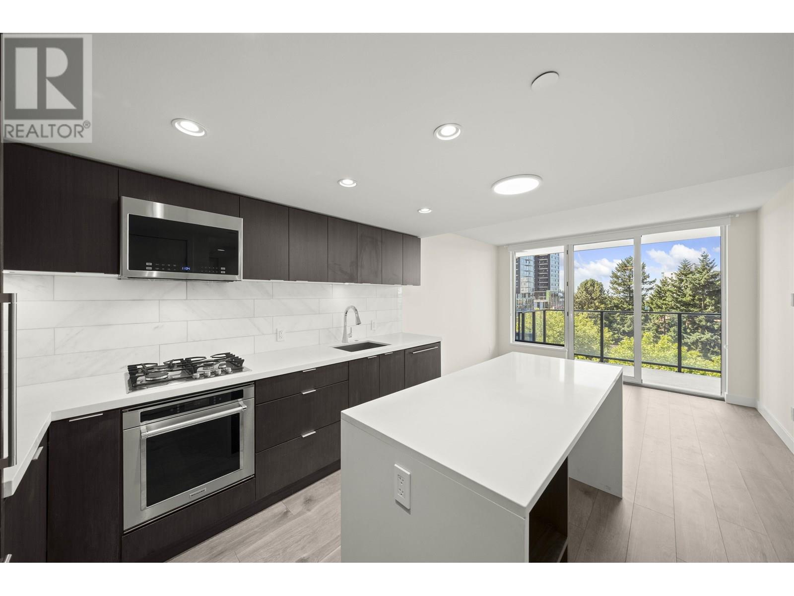 Photo 3 of 803 8238 Lord Street, Vancouver BC