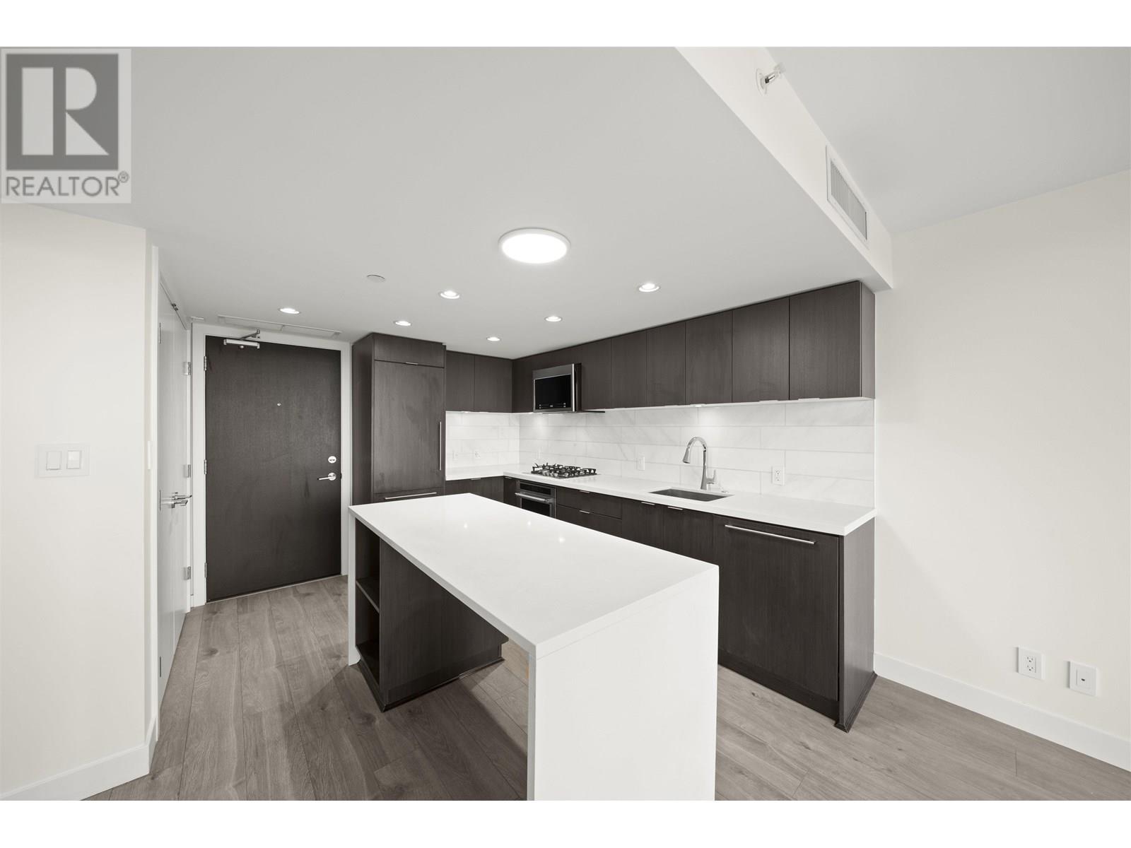 Photo 8 of 803 8238 Lord Street, Vancouver BC