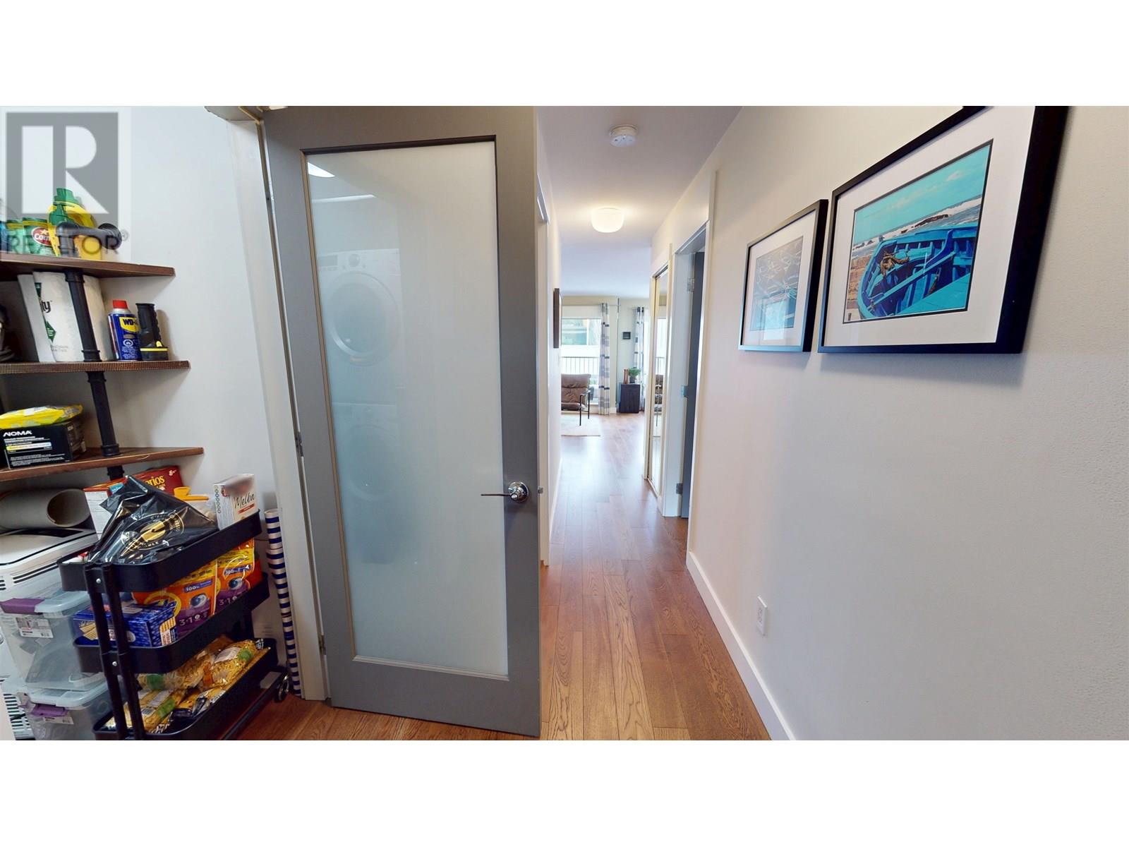 Photo 3 of 403 985 W 10th Avenue, Vancouver BC