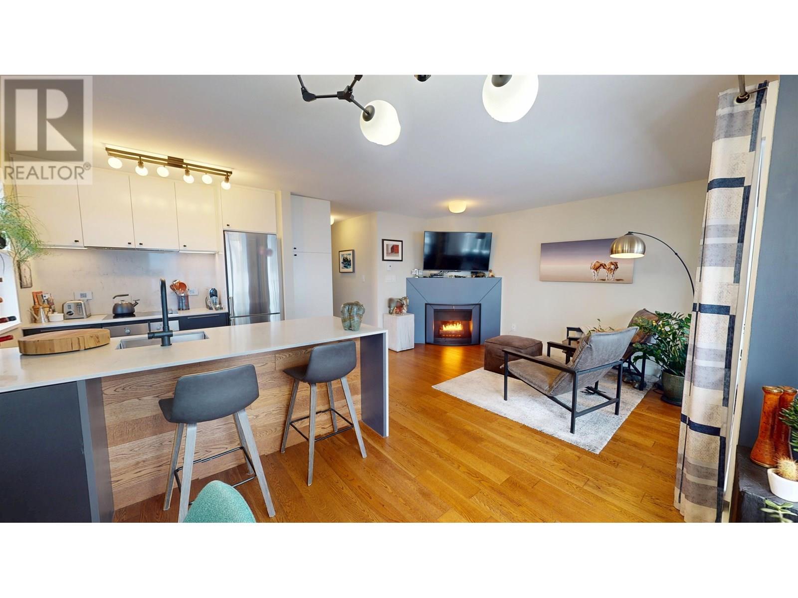 Photo 12 of 403 985 W 10th Avenue, Vancouver BC