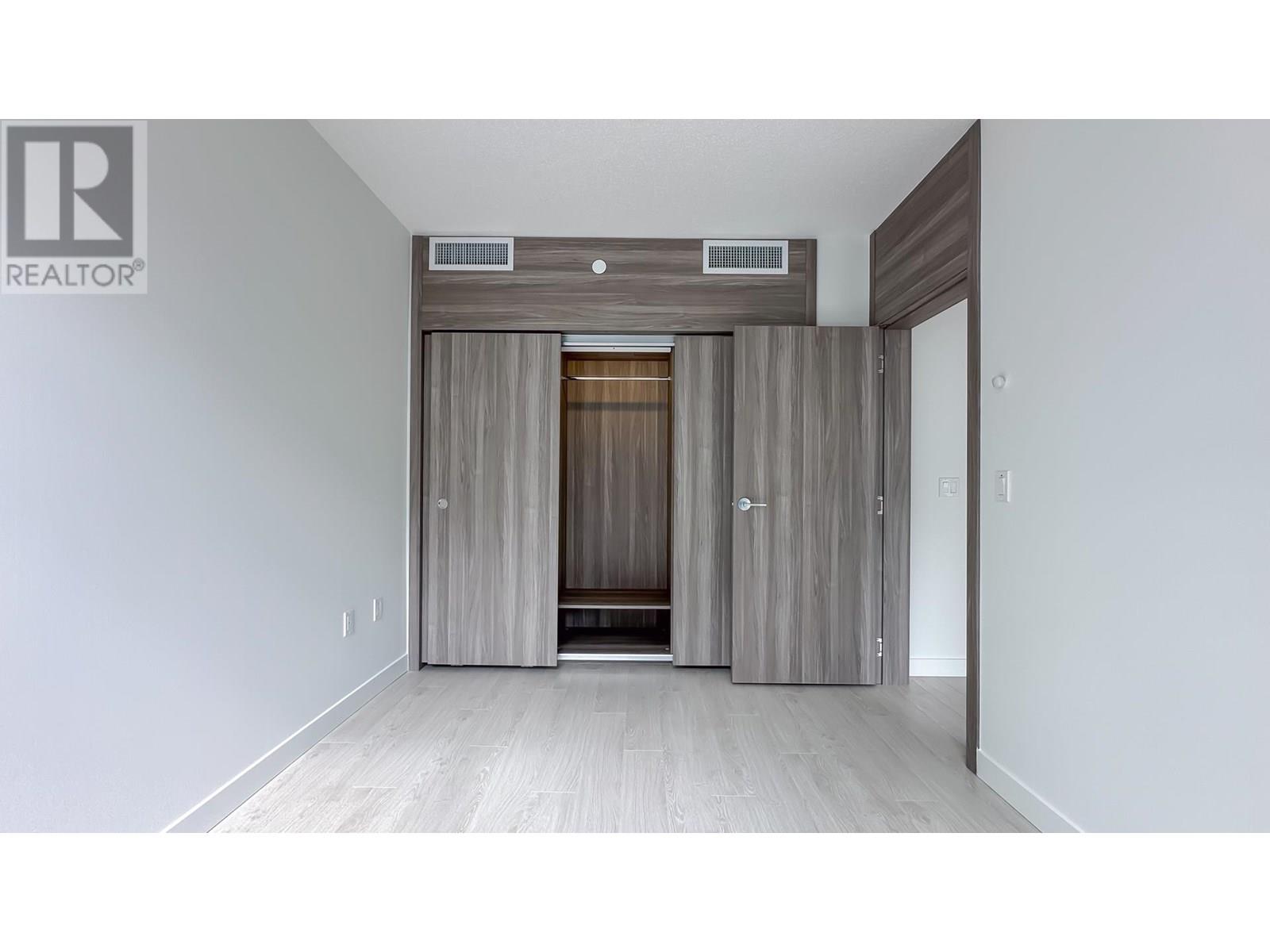 Photo 7 of 886 8671 Hazelbridge Way, Richmond BC