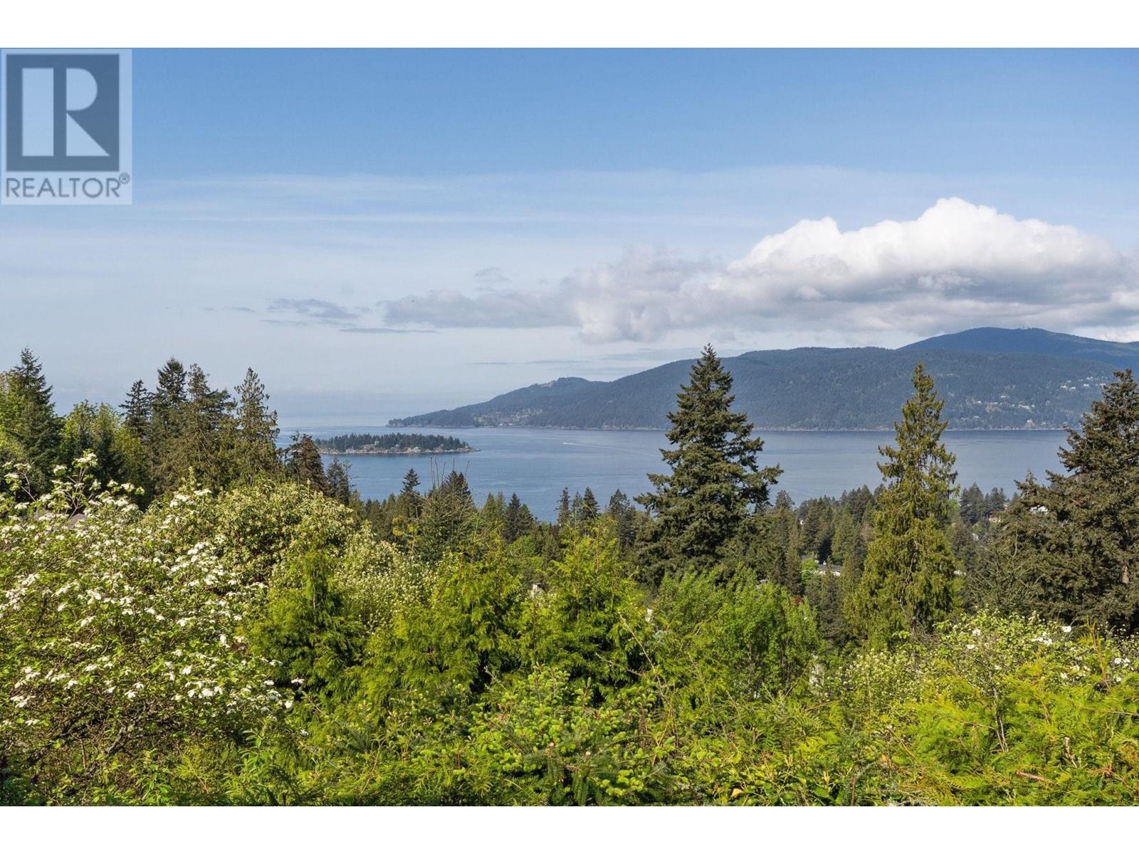 Photo 33 of 5207 Aspen Drive, West Vancouver BC