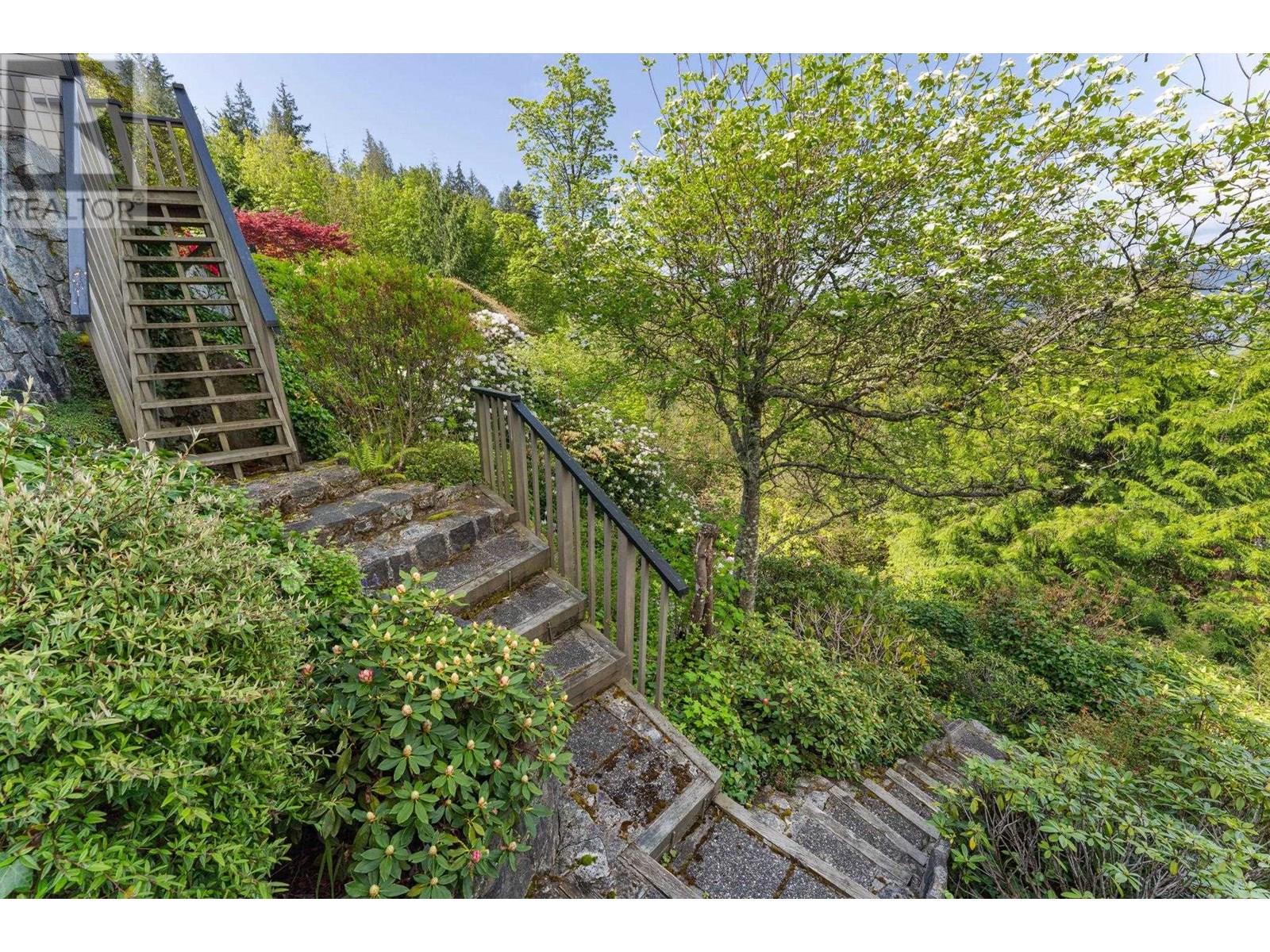 Photo 38 of 5207 Aspen Drive, West Vancouver BC