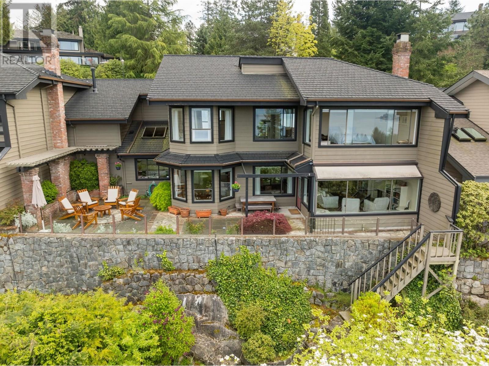 Photo 8 of 5207 Aspen Drive, West Vancouver BC
