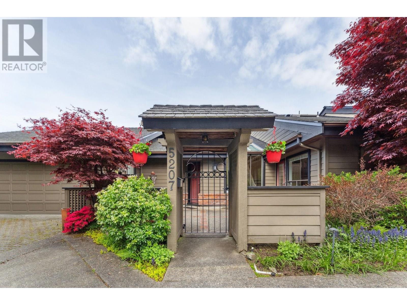 Photo 10 of 5207 Aspen Drive, West Vancouver BC