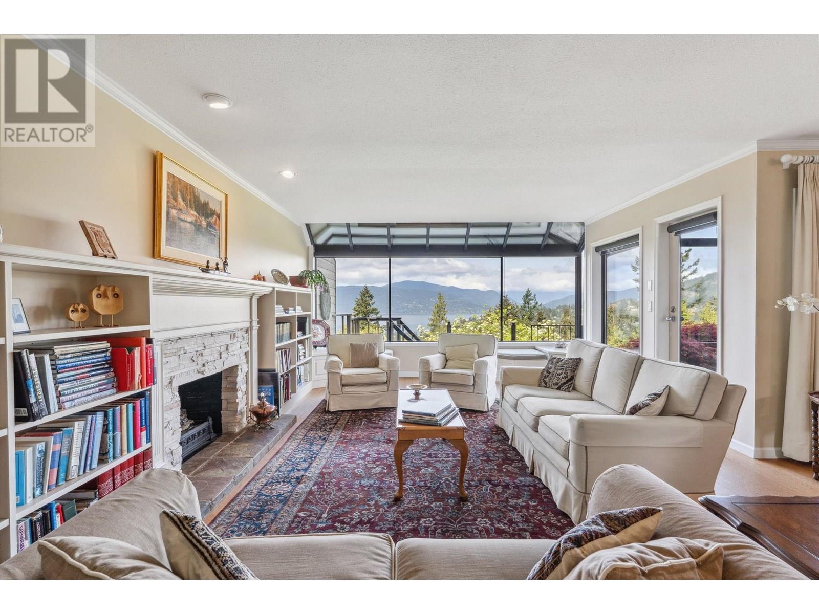 Photo 12 of 5207 Aspen Drive, West Vancouver BC
