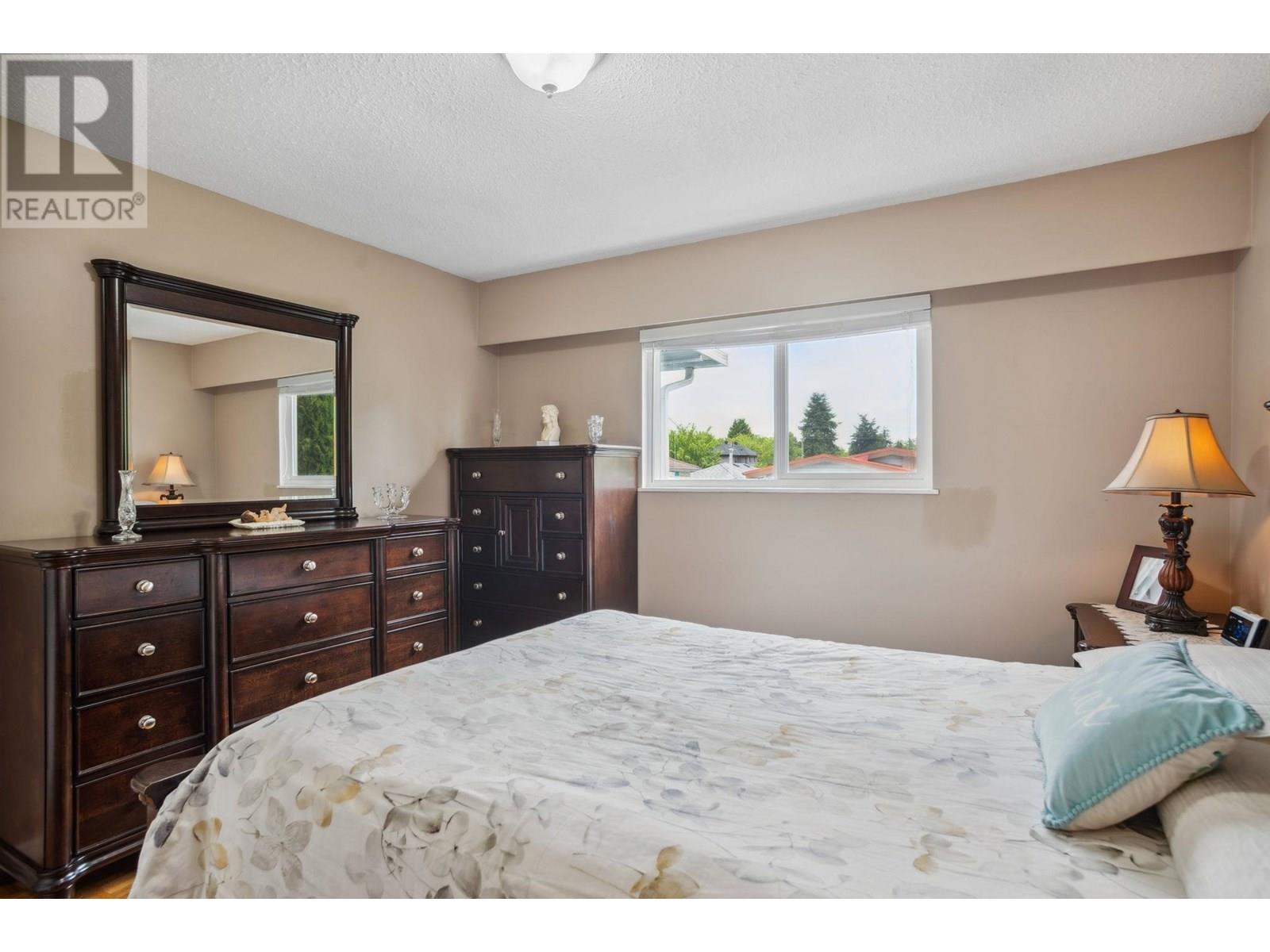 Photo 15 of 4975 Moss Street, Vancouver BC